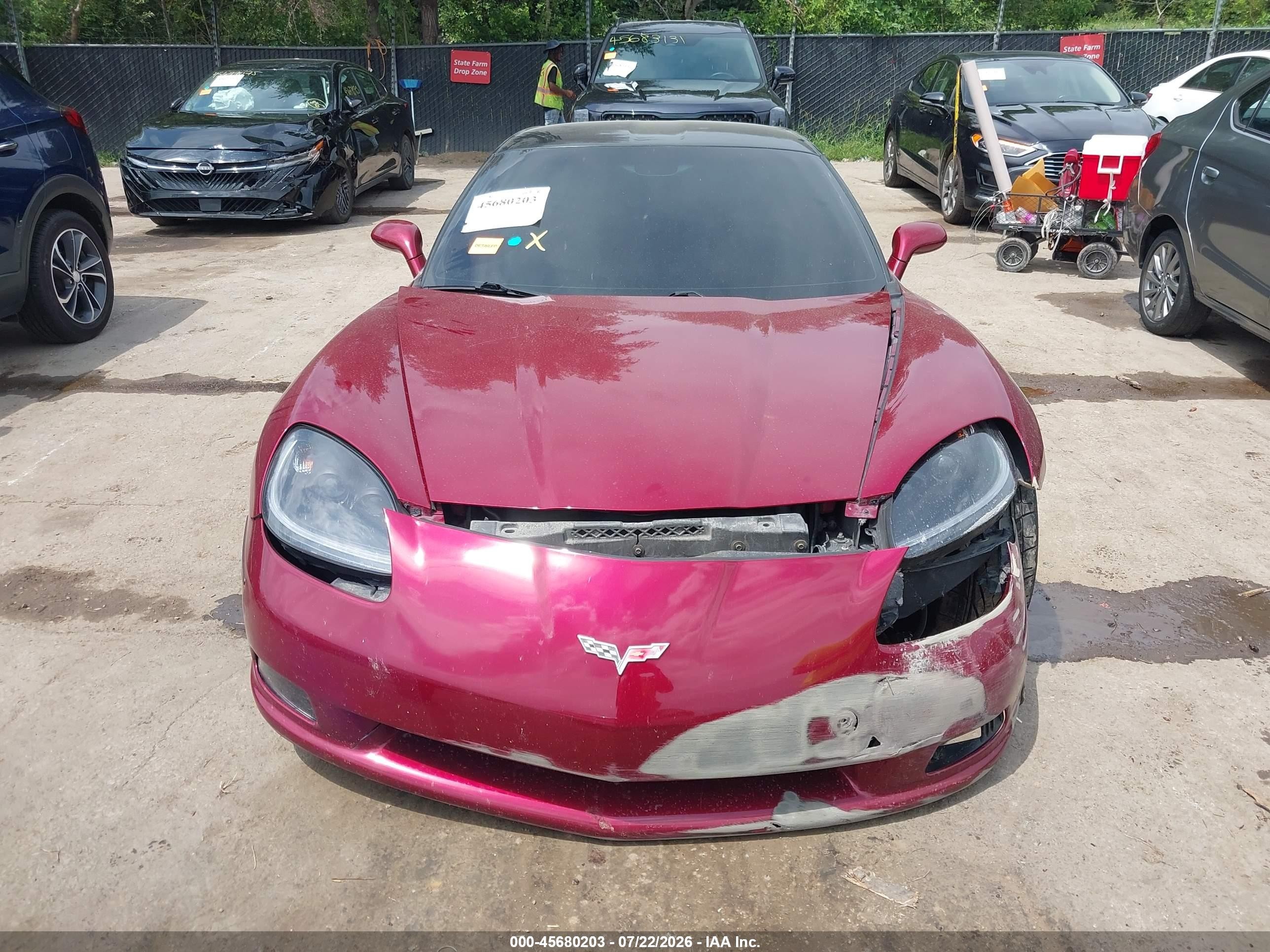 2006 Chevrolet Corvette   Red vin: 1G1YY26U265129265