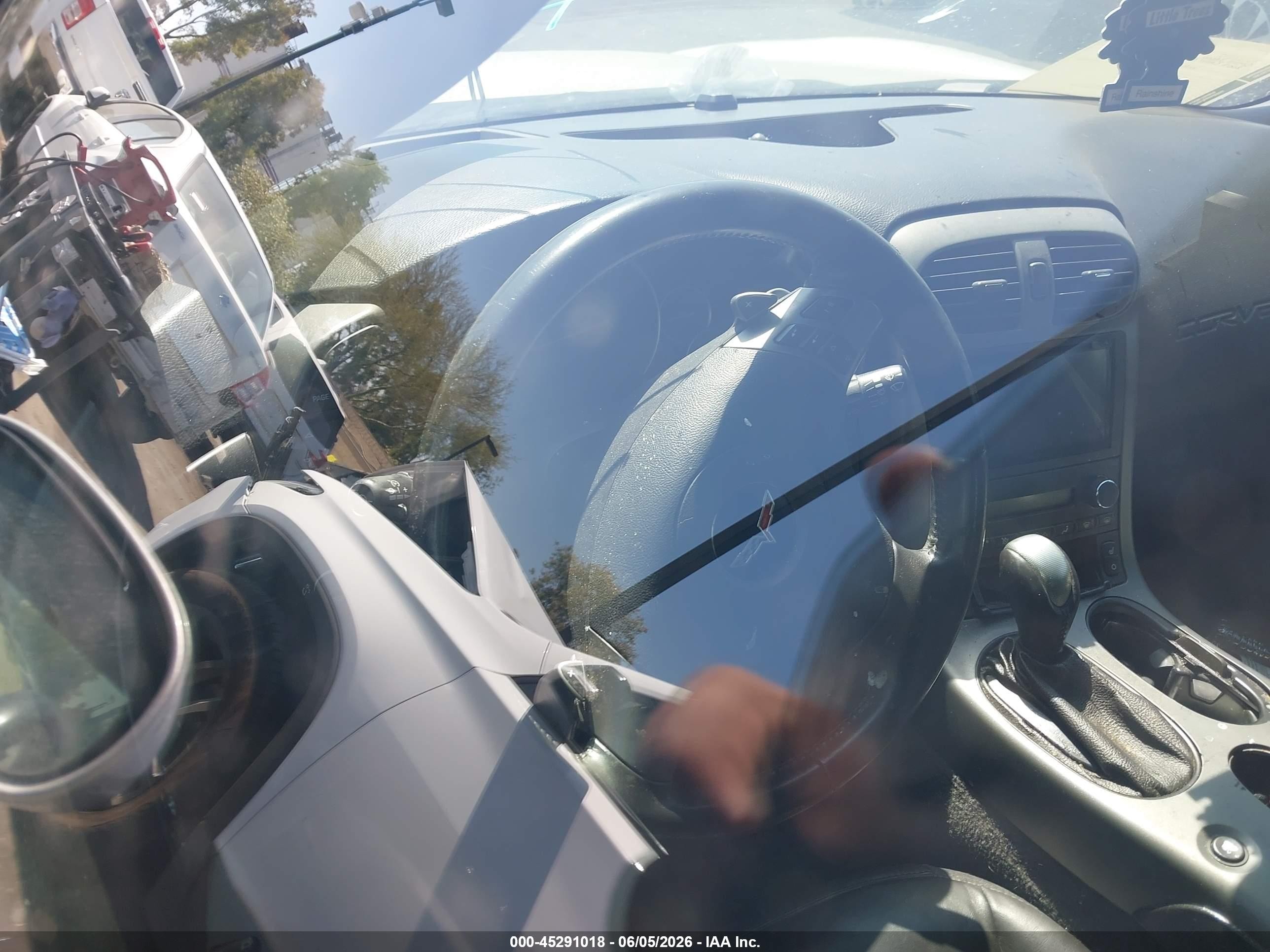 2007 Chevrolet Corvette   Silver vin: 1G1YY26U675127066