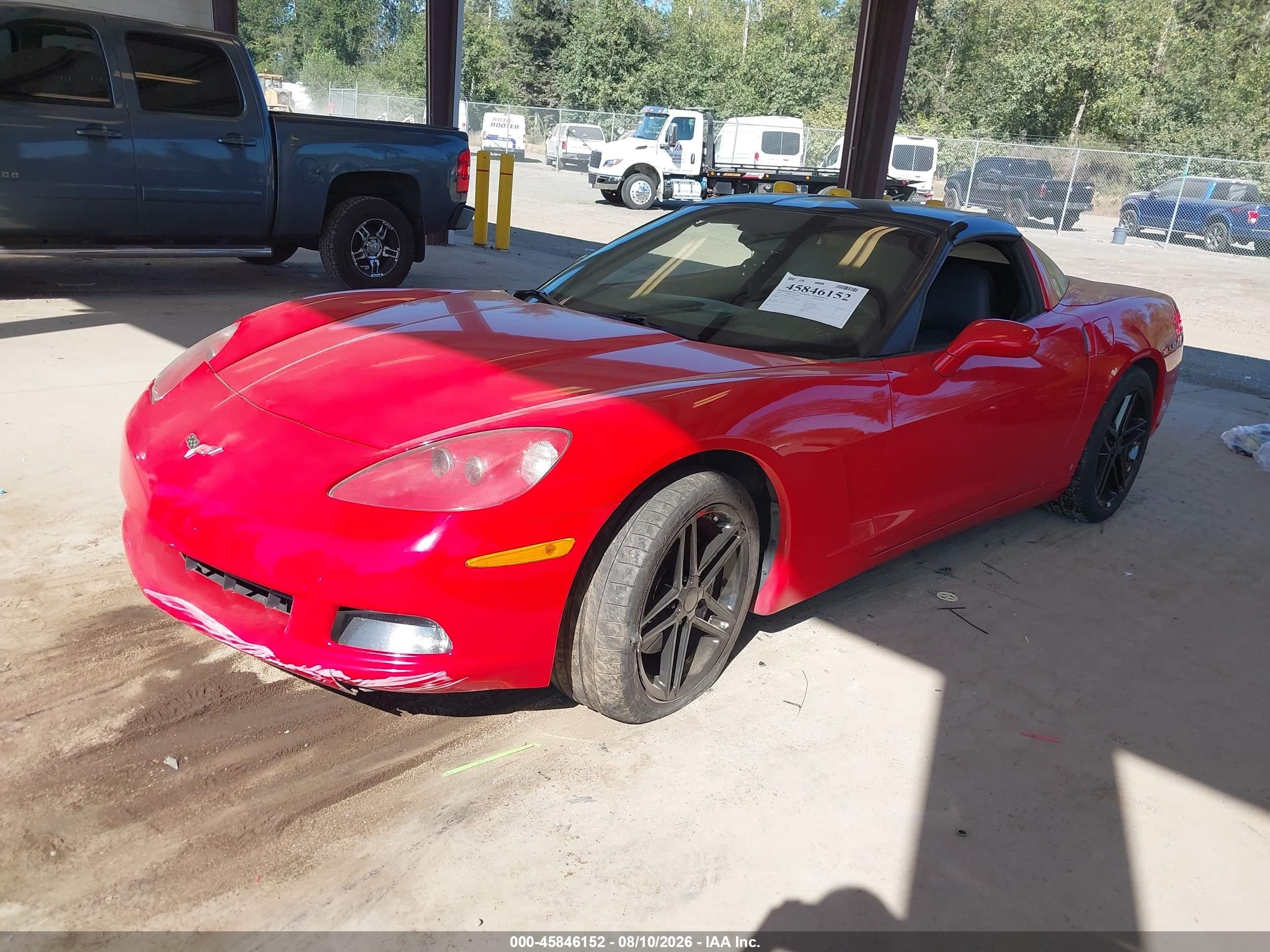 2007 Chevrolet Corvette   Red vin: 1G1YY26U775135225