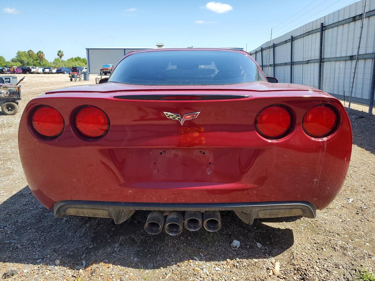2006 Chevrolet Corvette Maroon vin: 1G1YY26U865102068