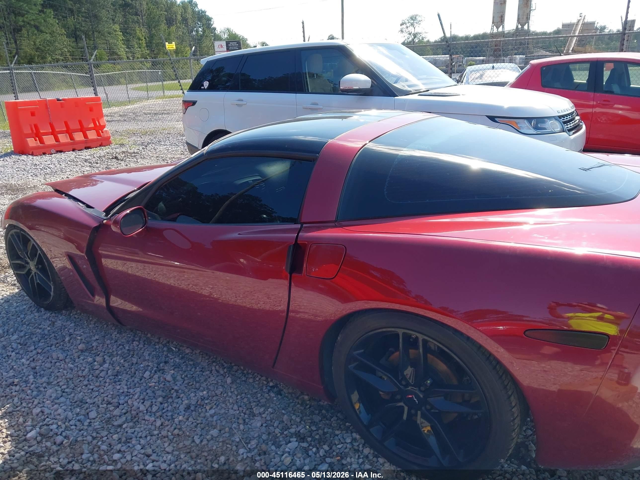 2006 Chevrolet Corvette   Red vin: 1G1YY26U865107268