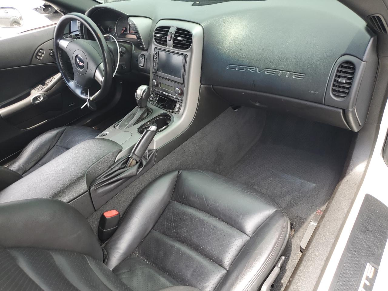 2006 Chevrolet Corvette Two Tone vin: 1G1YY26U865108811
