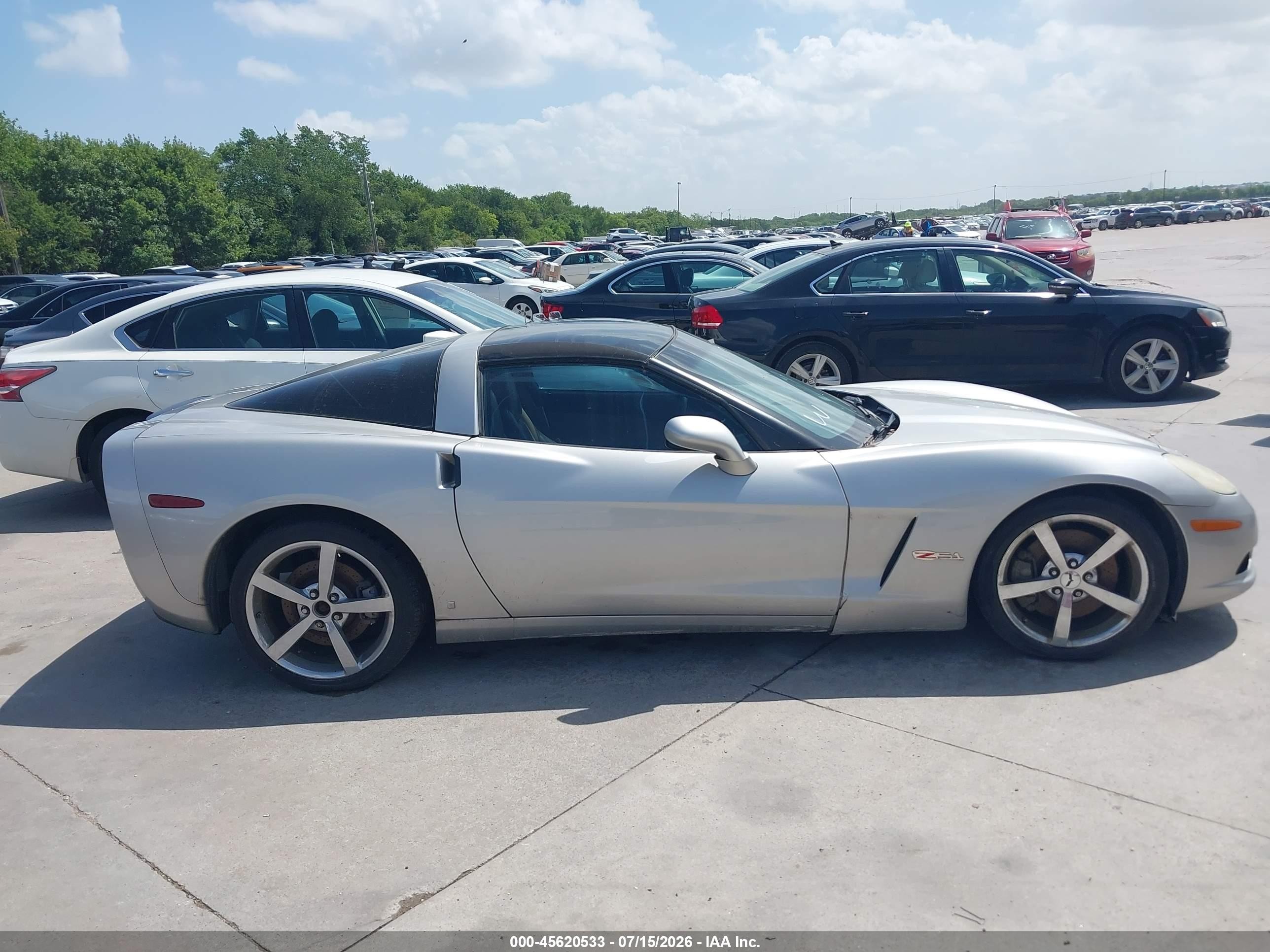 2007 Chevrolet Corvette   Silver vin: 1G1YY26U975101769
