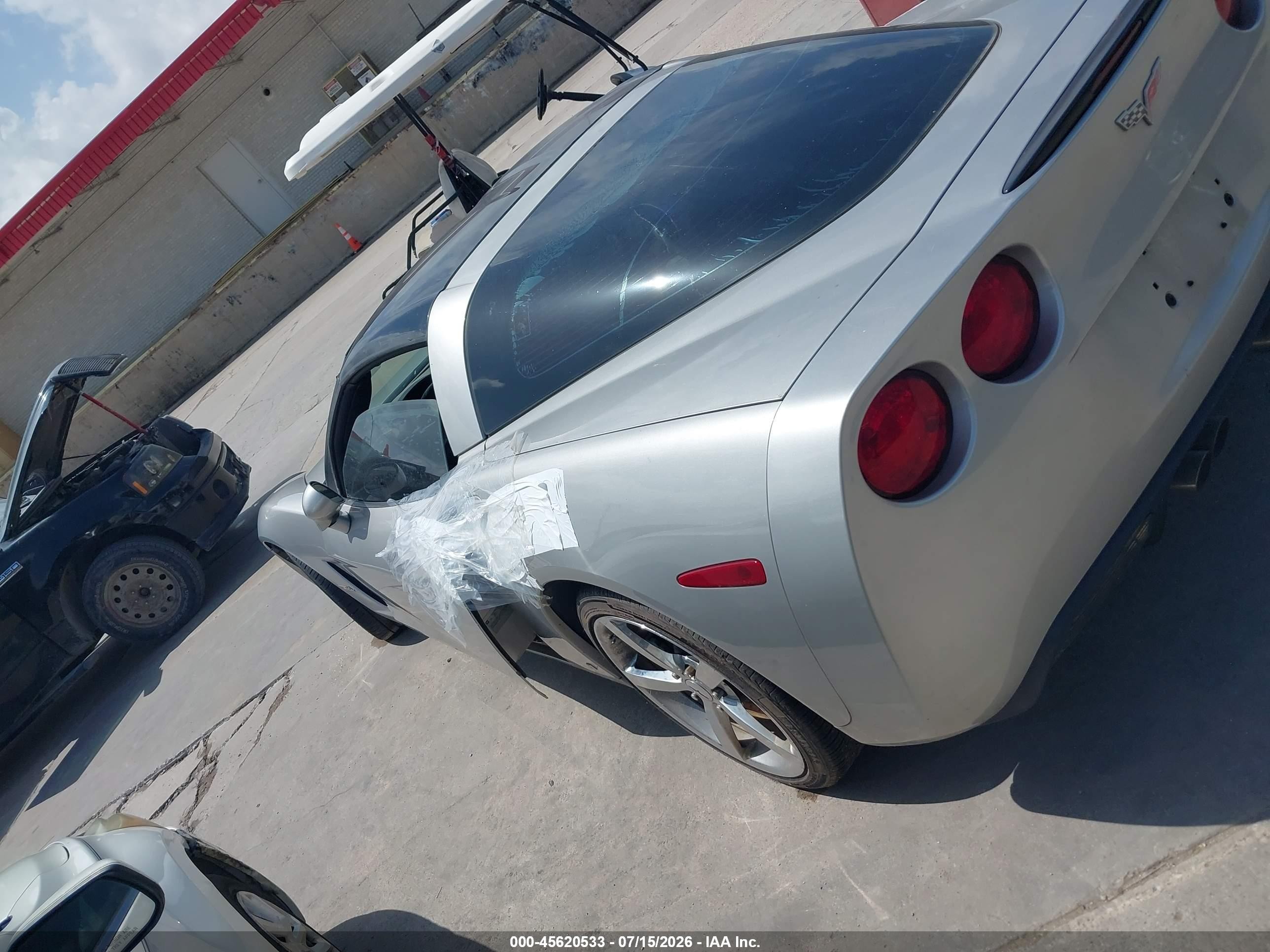 2007 Chevrolet Corvette   Silver vin: 1G1YY26U975101769