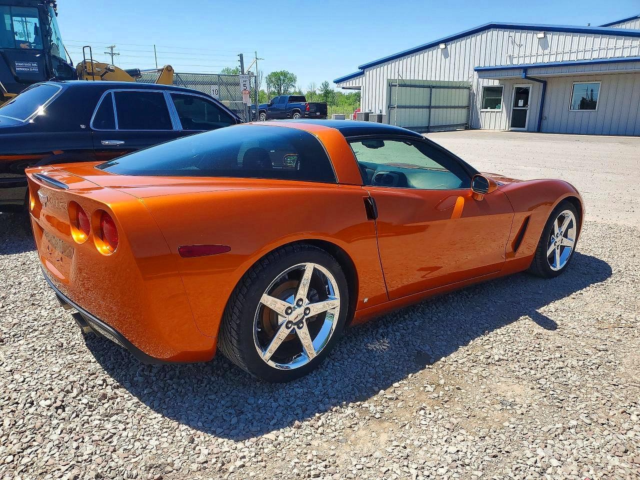 2007 Chevrolet Corvette Orange vin: 1G1YY26UX75104924