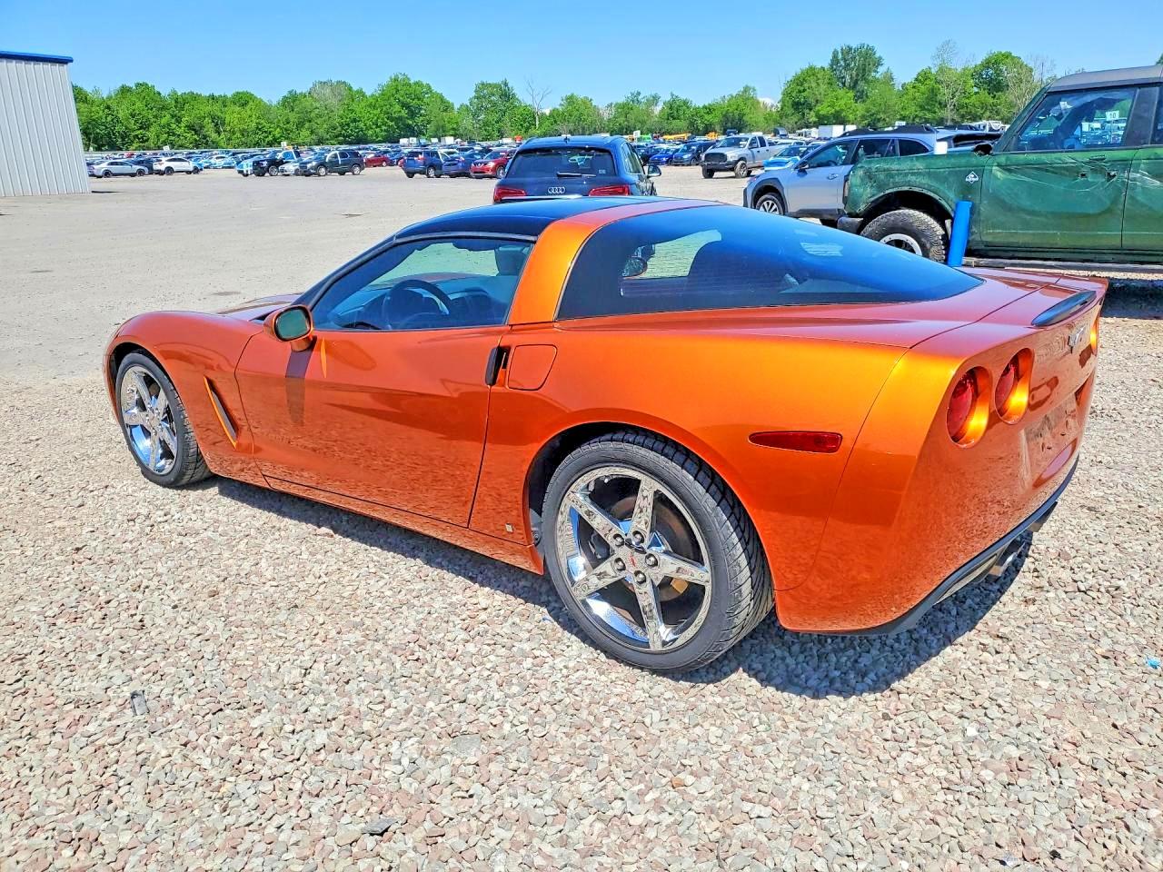 2007 Chevrolet Corvette Orange vin: 1G1YY26UX75104924