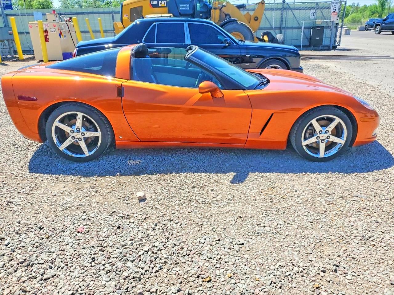 2007 Chevrolet Corvette Orange vin: 1G1YY26UX75104924