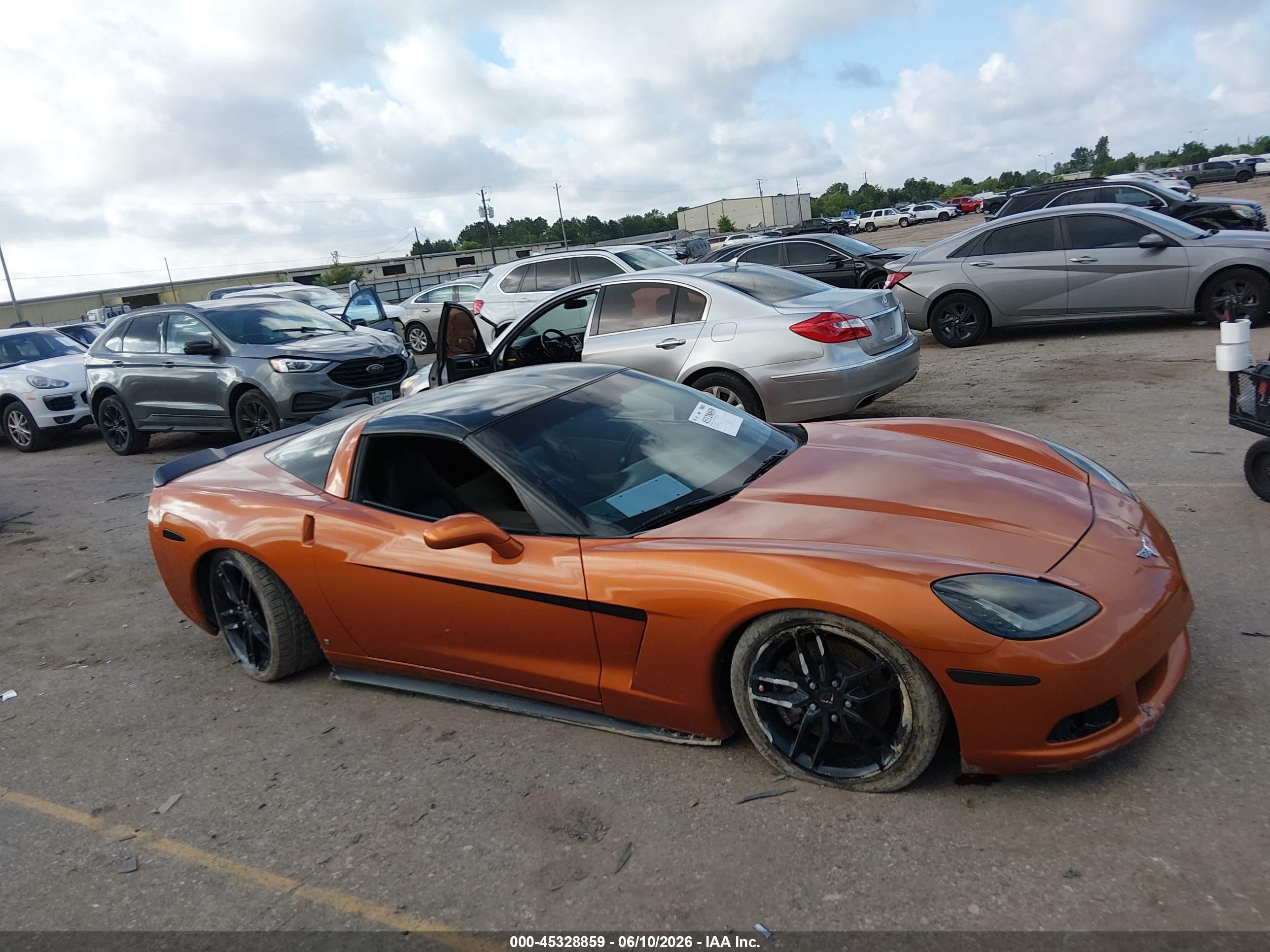 2008 Chevrolet Corvette   Orange vin: 1G1YY26W285104287