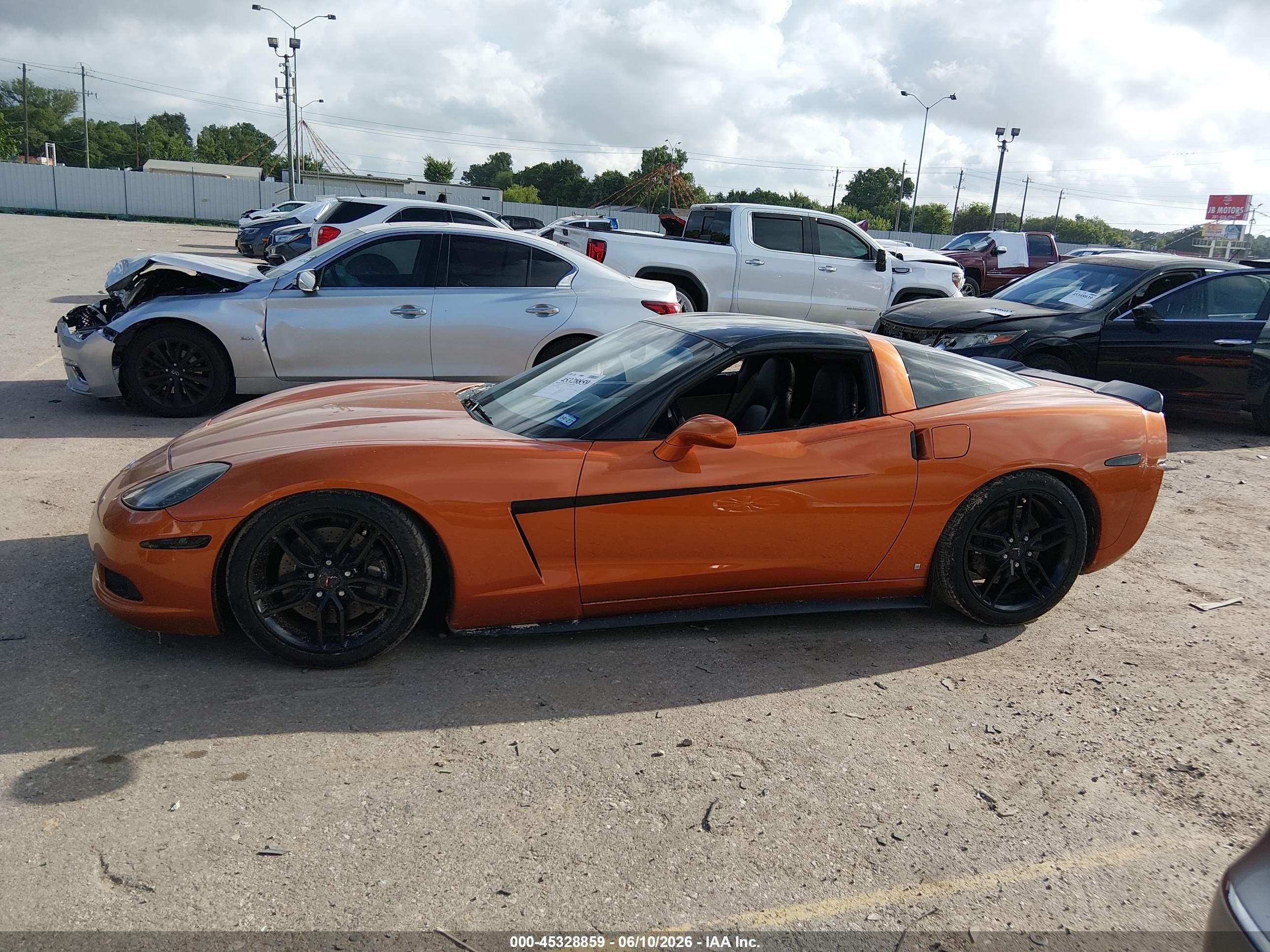 2008 Chevrolet Corvette   Orange vin: 1G1YY26W285104287
