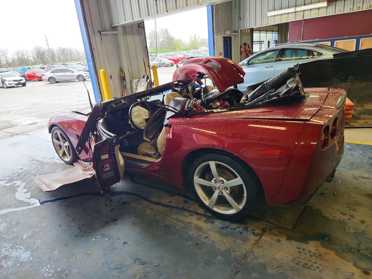2008 Chevrolet Corvette Burgundy vin: 1G1YY26W285120070