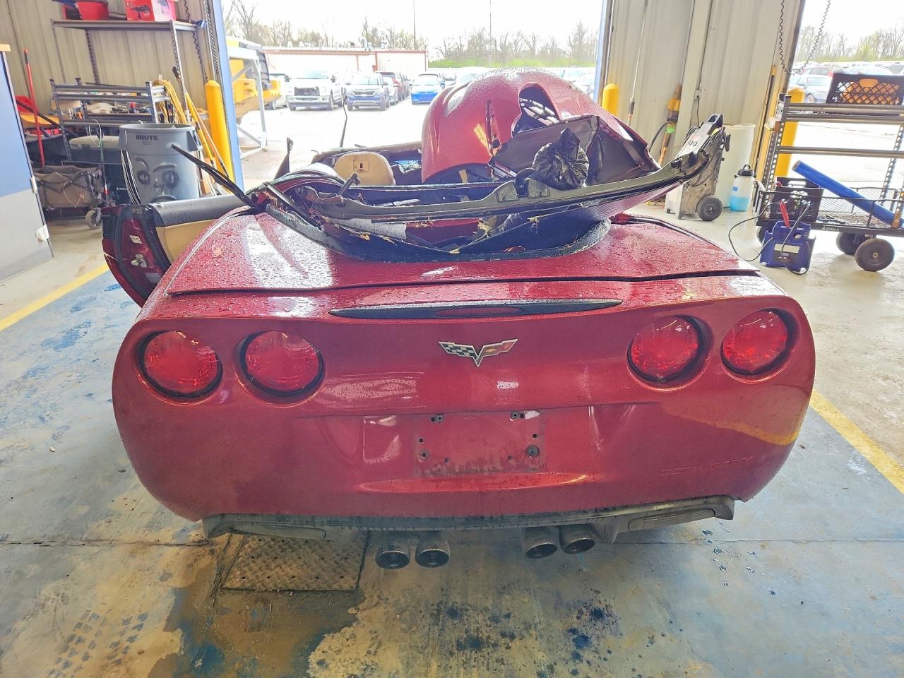 2008 Chevrolet Corvette Burgundy vin: 1G1YY26W285120070
