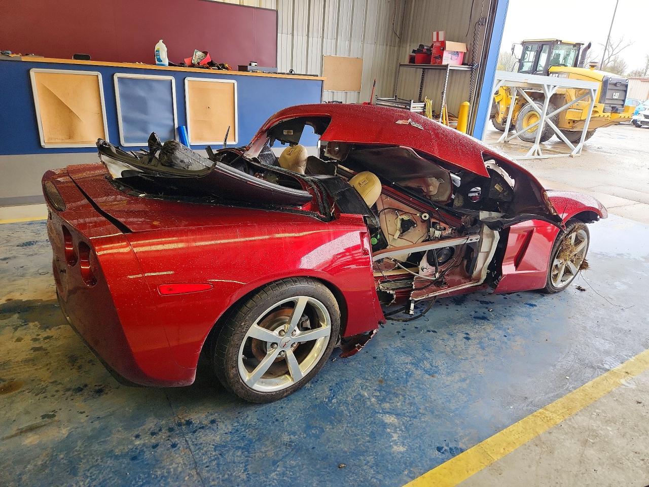 2008 Chevrolet Corvette Burgundy vin: 1G1YY26W285120070