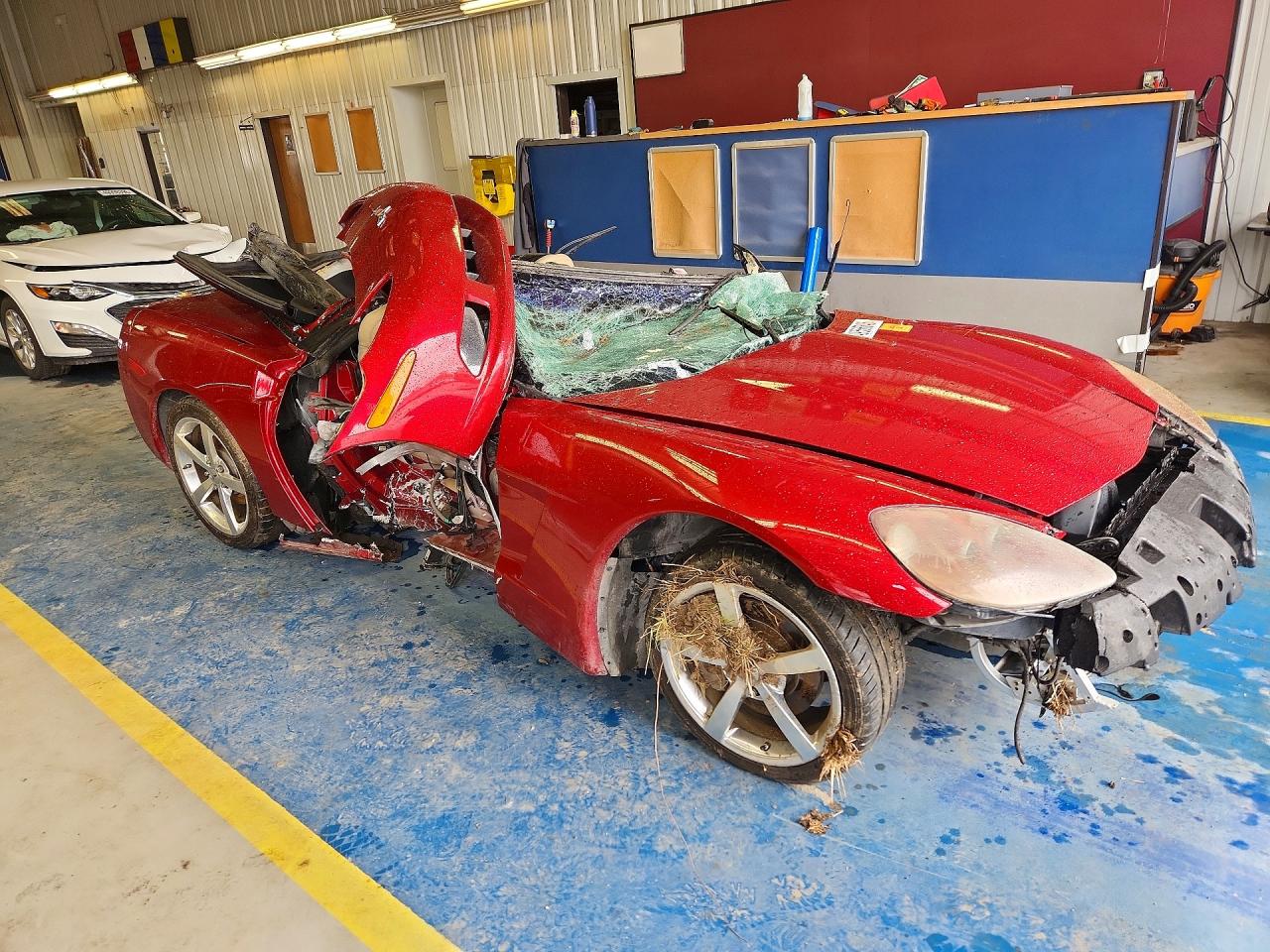 2008 Chevrolet Corvette Burgundy vin: 1G1YY26W285120070