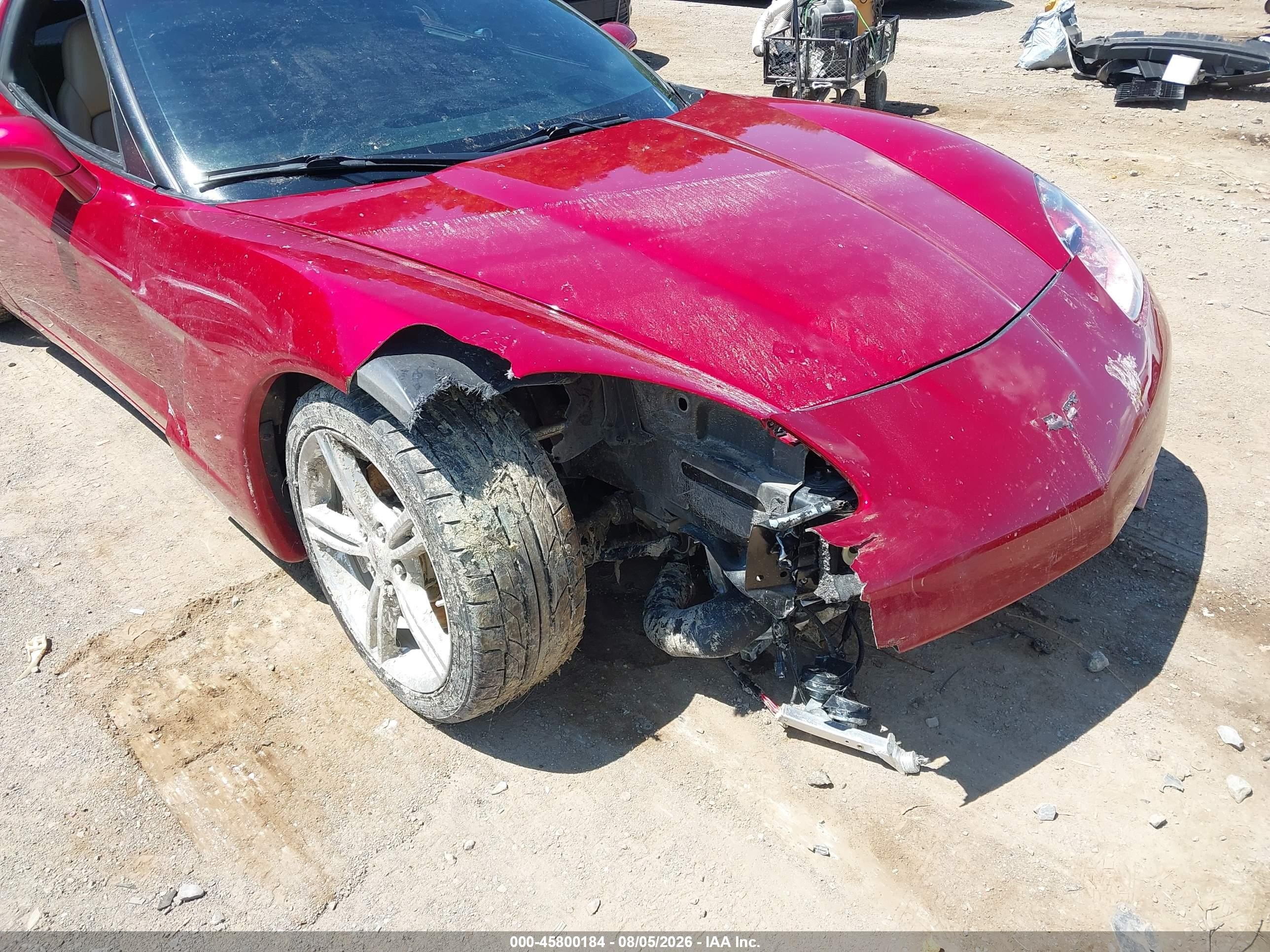 2008 Chevrolet Corvette   Red vin: 1G1YY26W885125337
