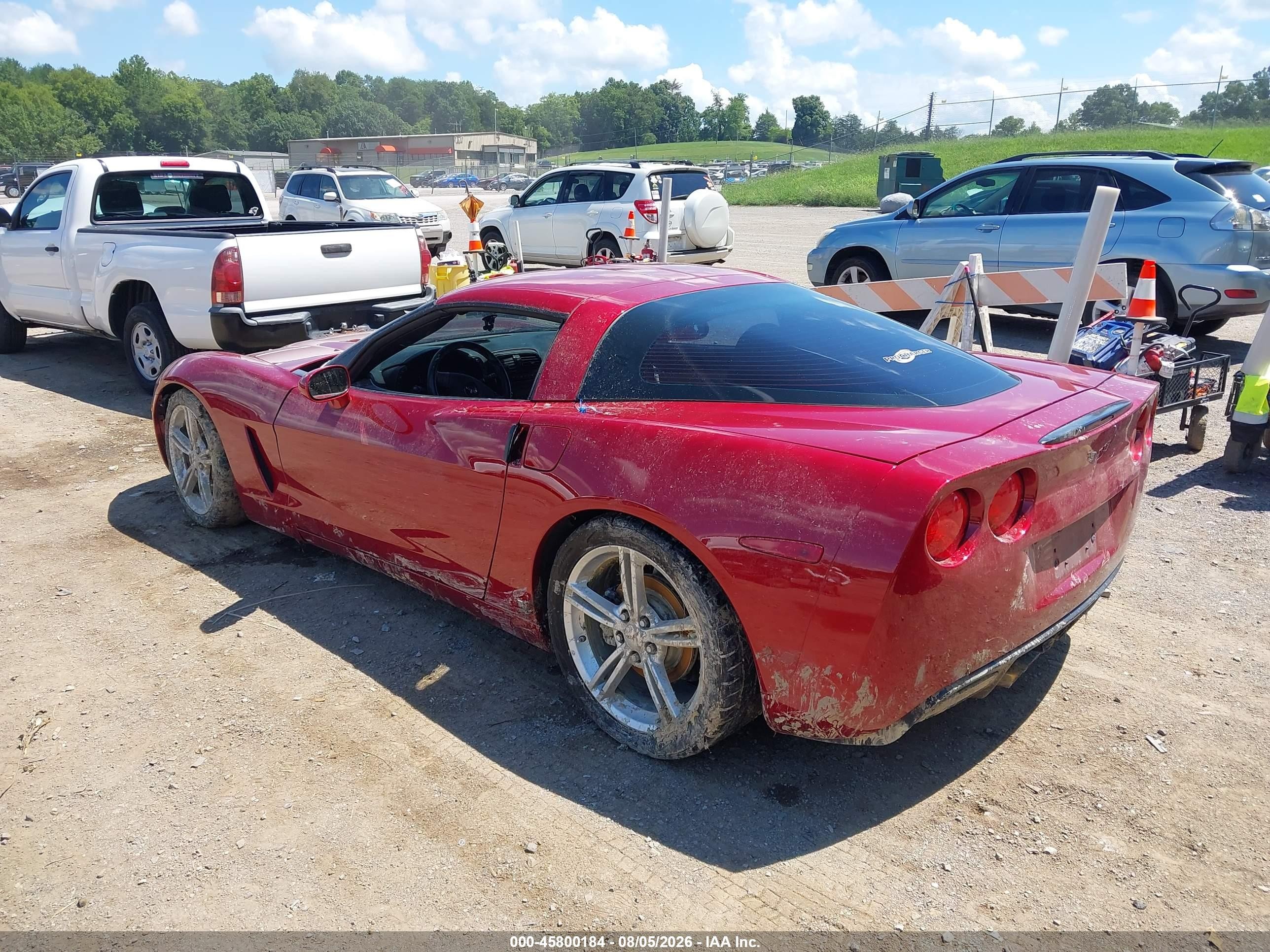 2008 Chevrolet Corvette   Red vin: 1G1YY26W885125337