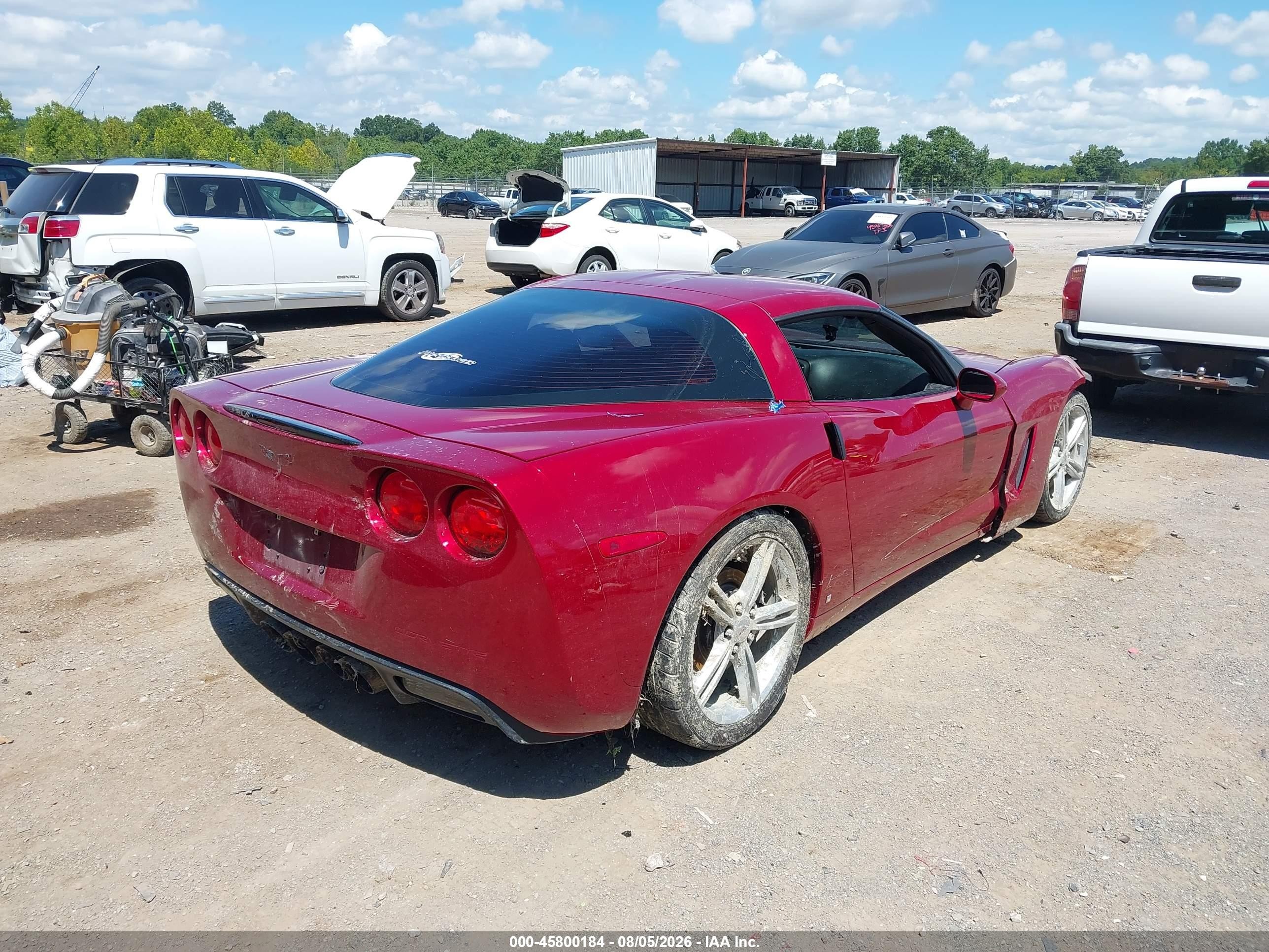 2008 Chevrolet Corvette   Red vin: 1G1YY26W885125337