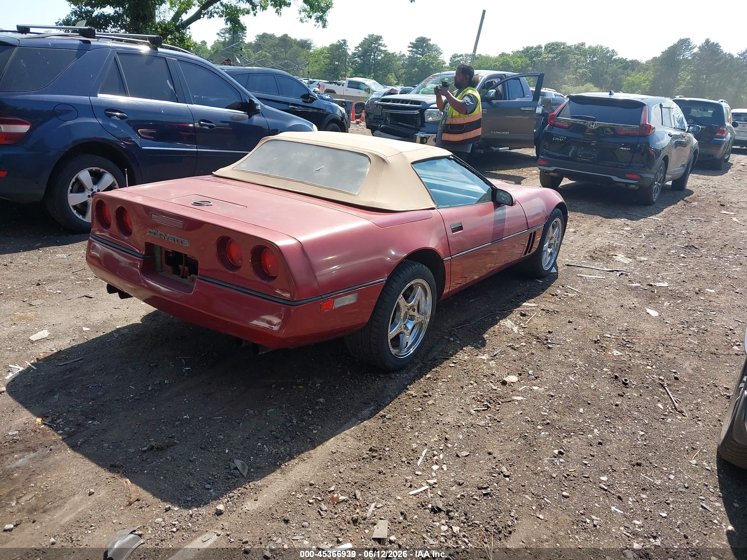 1989 Chevrolet Corvette   Red vin: 1G1YY3183K5103834