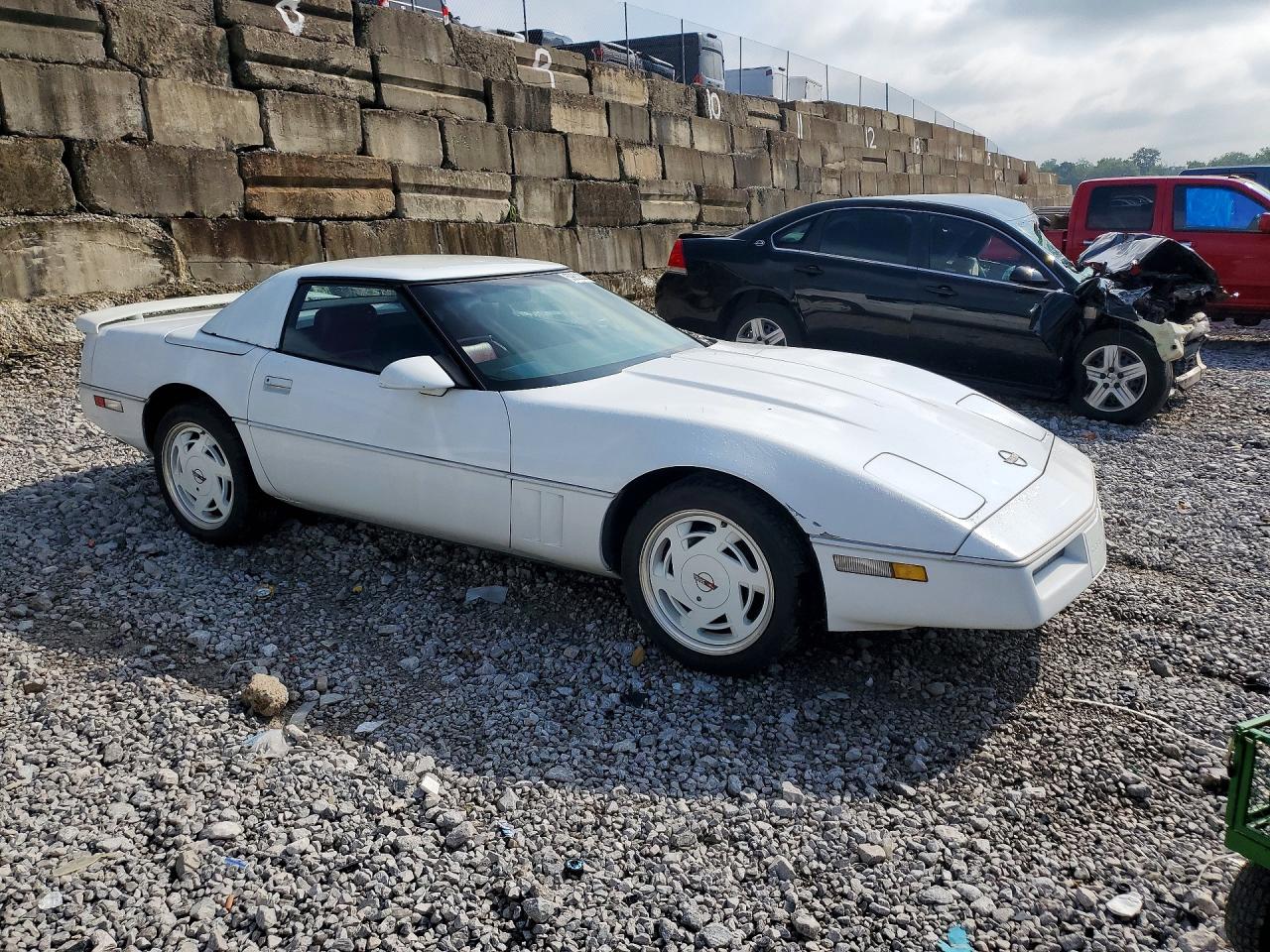 1989 Chevrolet Corvette White vin: 1G1YY3186K5117677