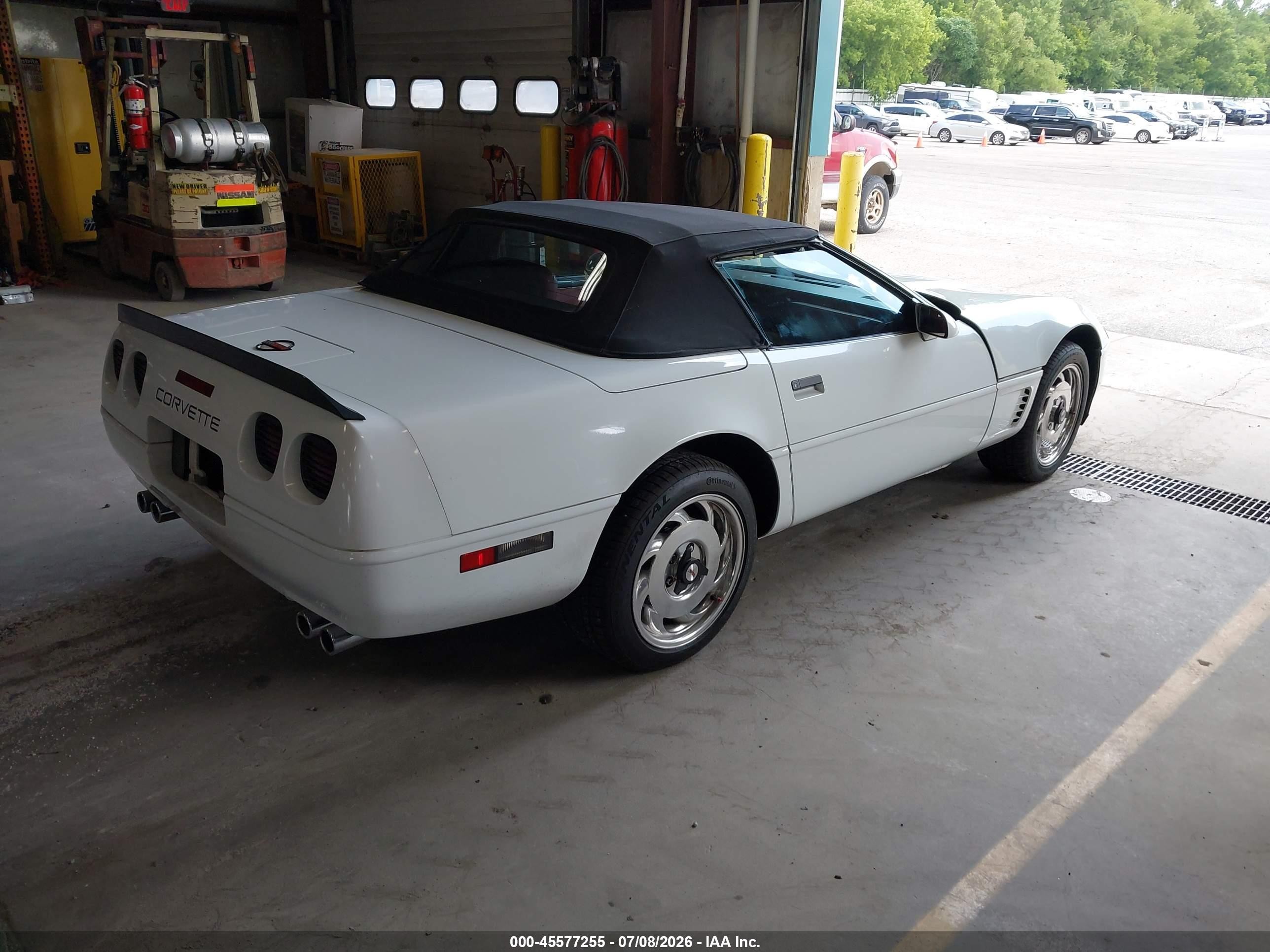 1989 Chevrolet Corvette   Белый vin: 1G1YY3187K5124301