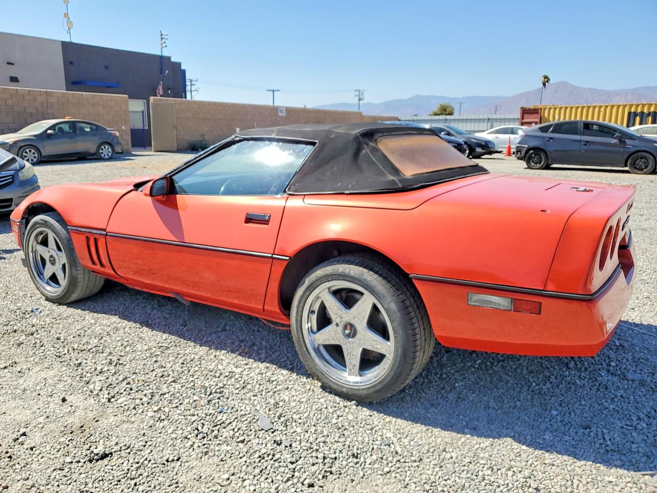 1988 Chevrolet Corvette Orange vin: 1G1YY3188J5118330