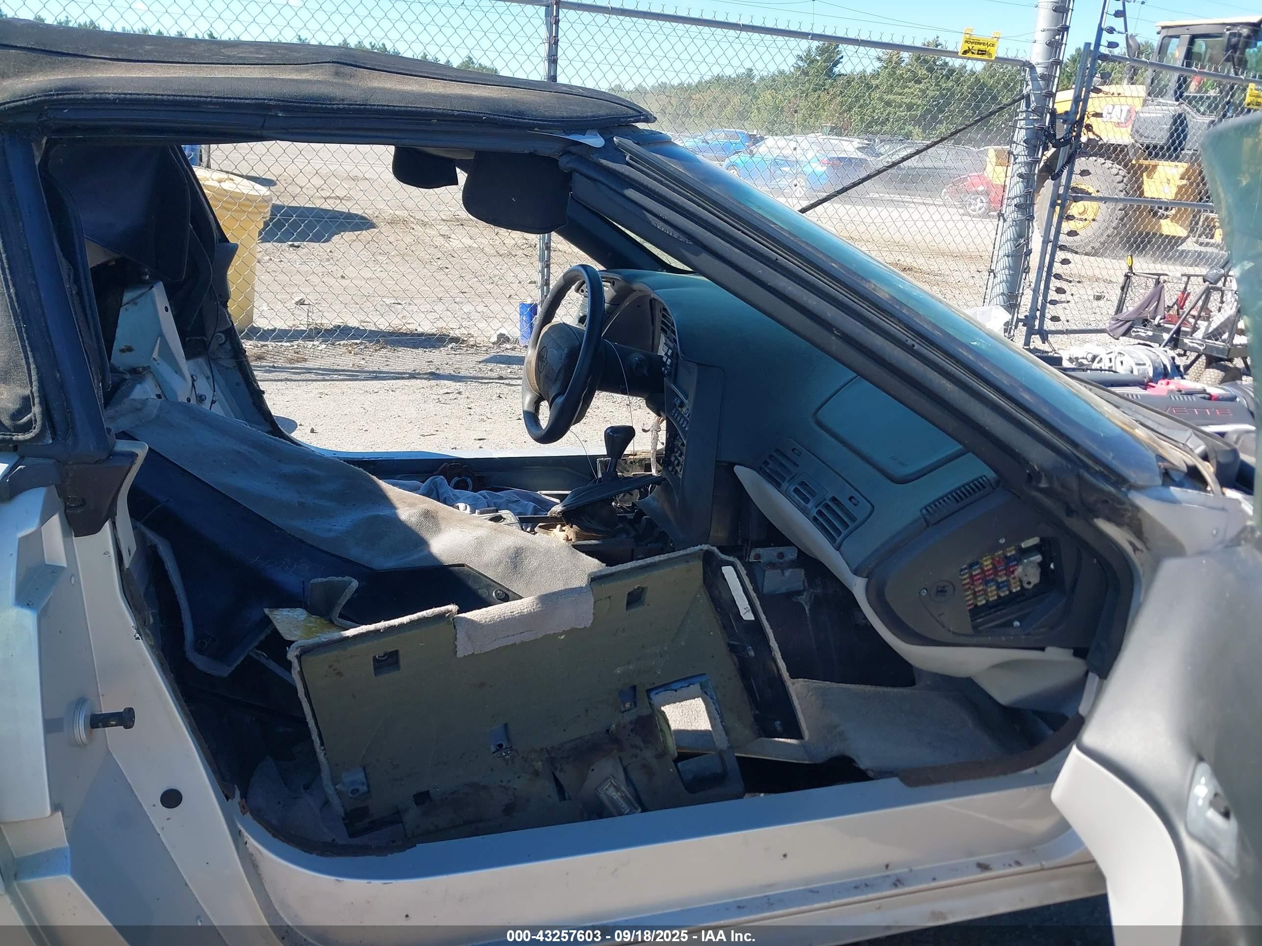 1996 Chevrolet Corvette   Серебряный vin: 1G1YY3258T5114303