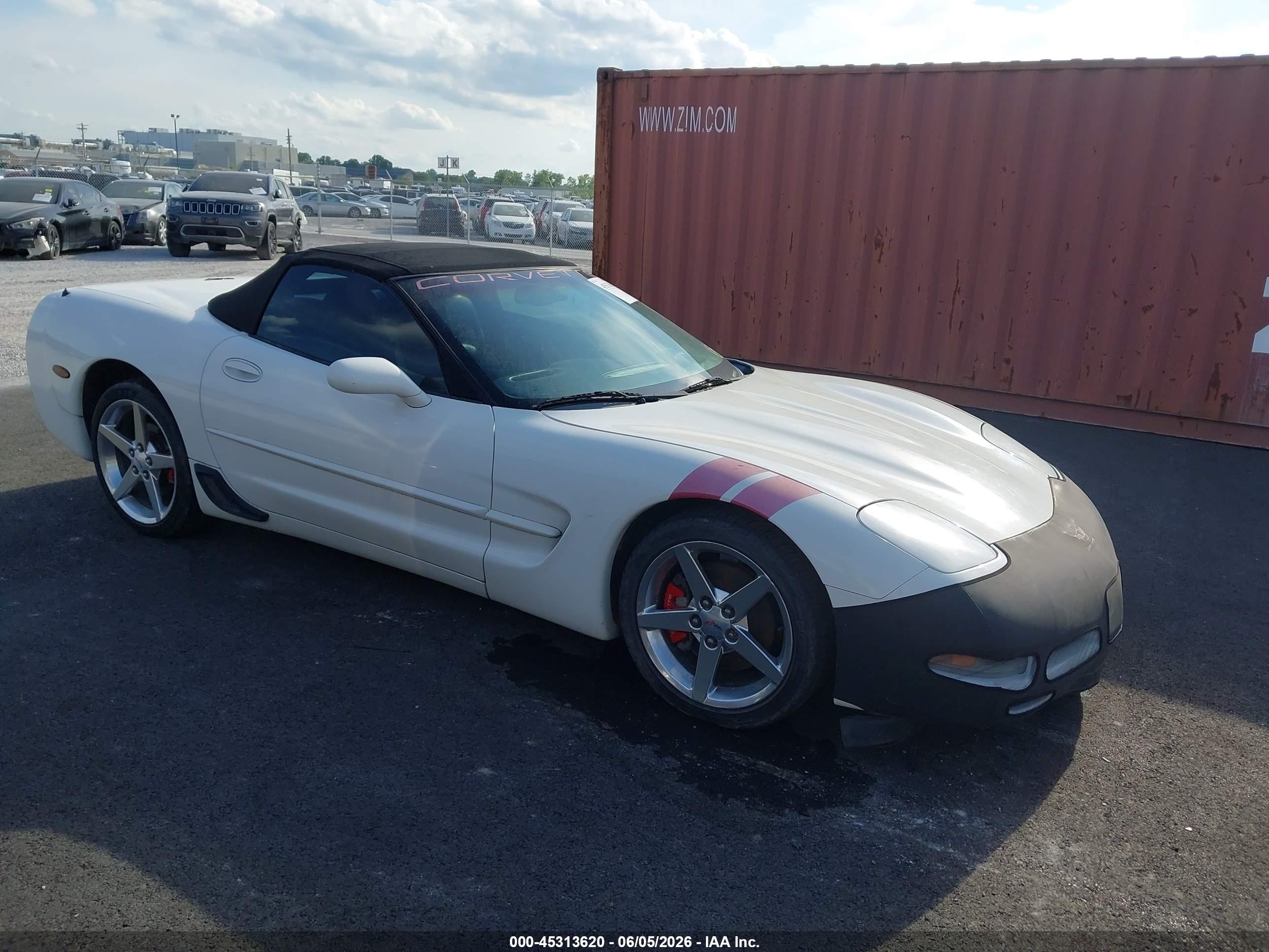2001 Chevrolet Corvette White vin: 1G1YY32G015128002