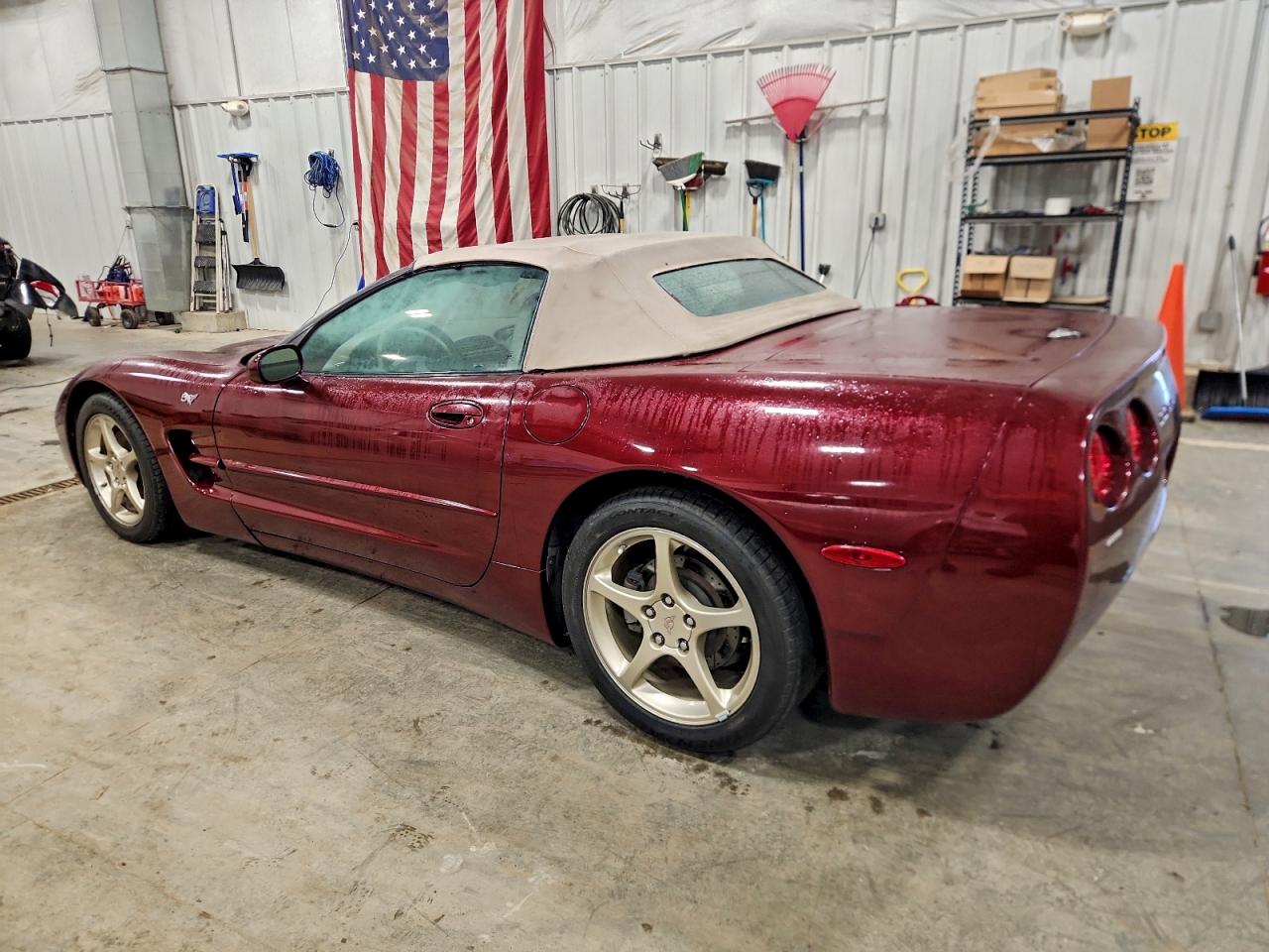 2003 Chevrolet Corvette Maroon vin: 1G1YY32G035120680
