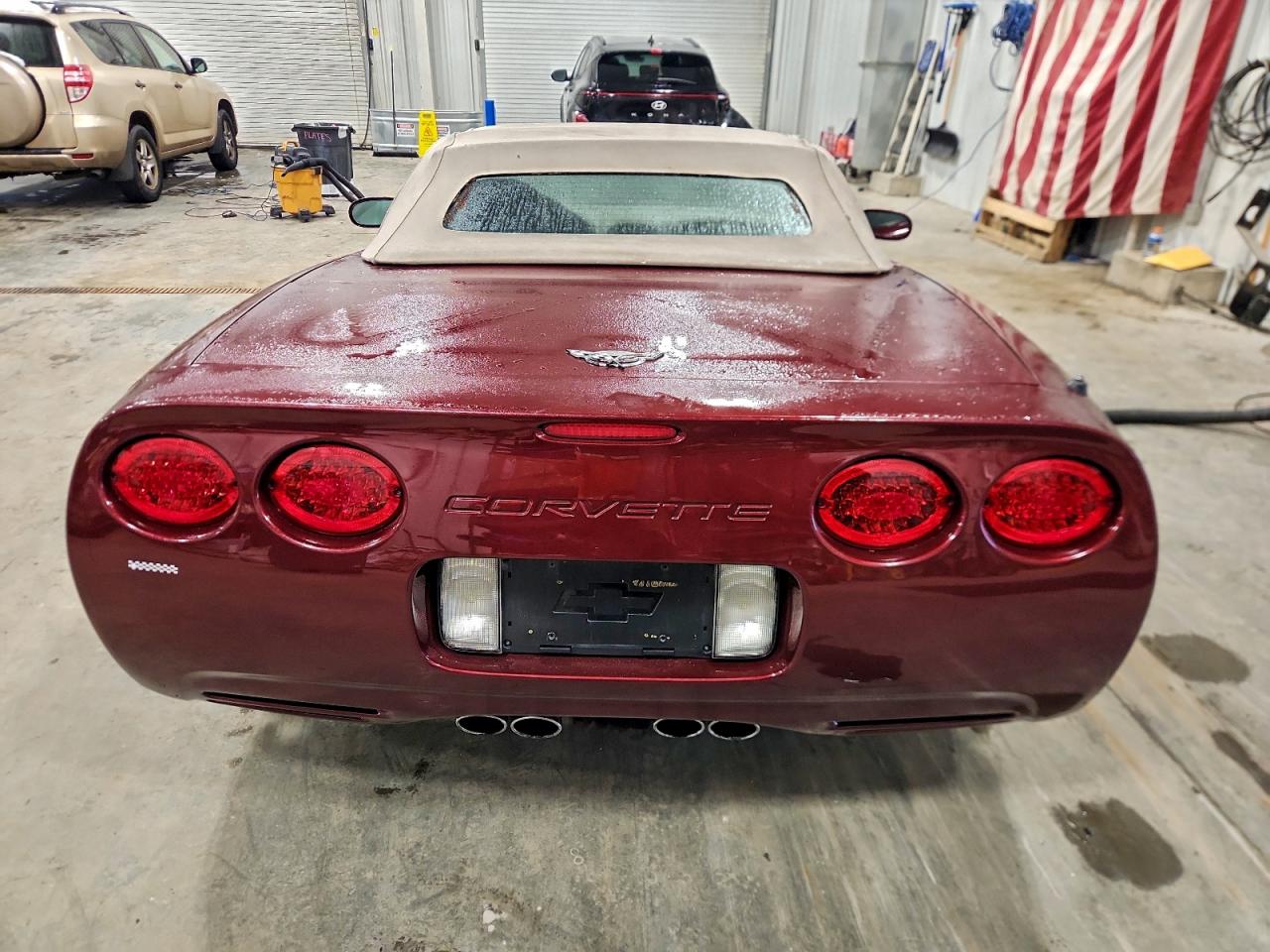 2003 Chevrolet Corvette Maroon vin: 1G1YY32G035120680