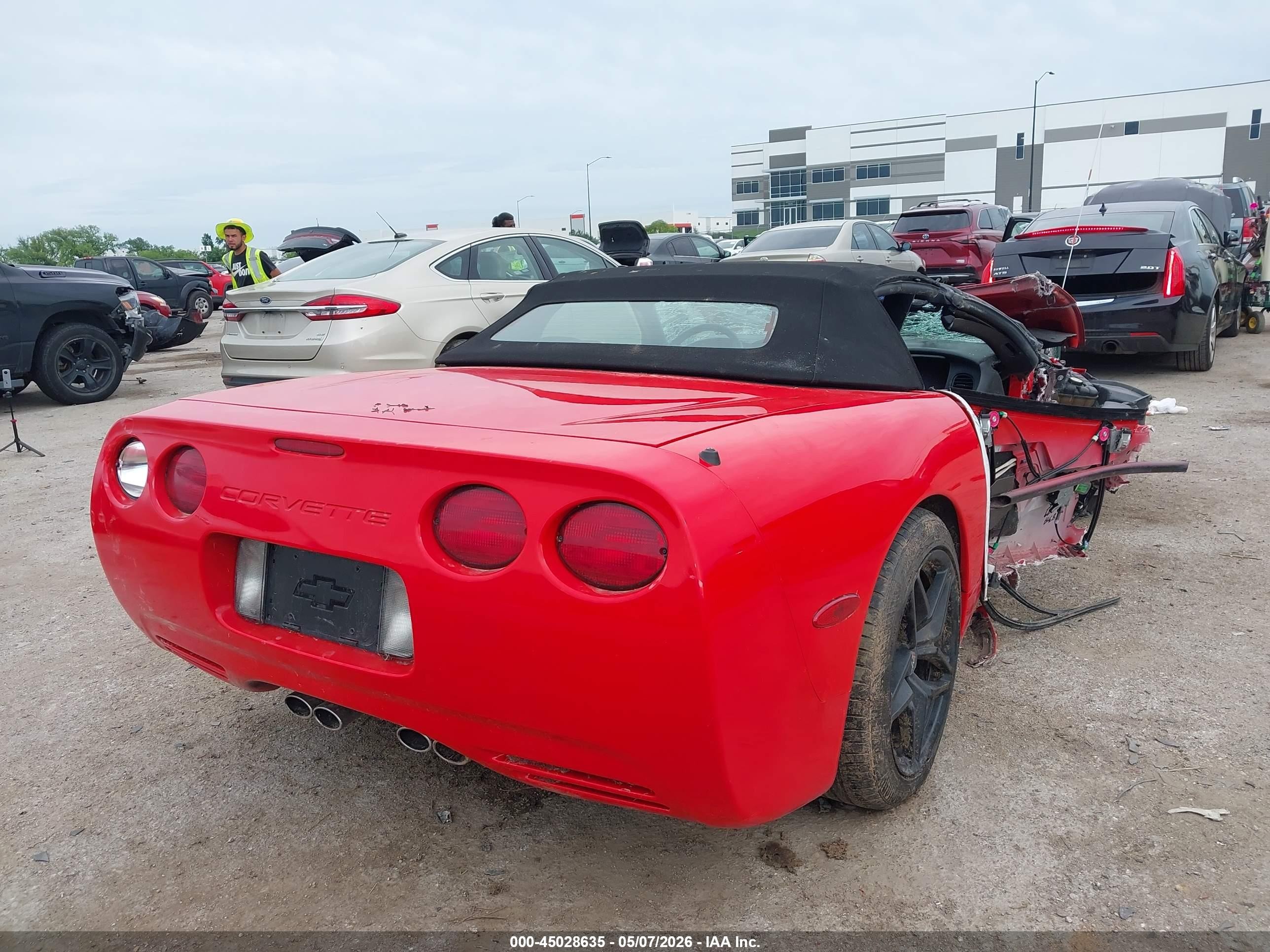 2002 Chevrolet Corvette   Red vin: 1G1YY32G125113705