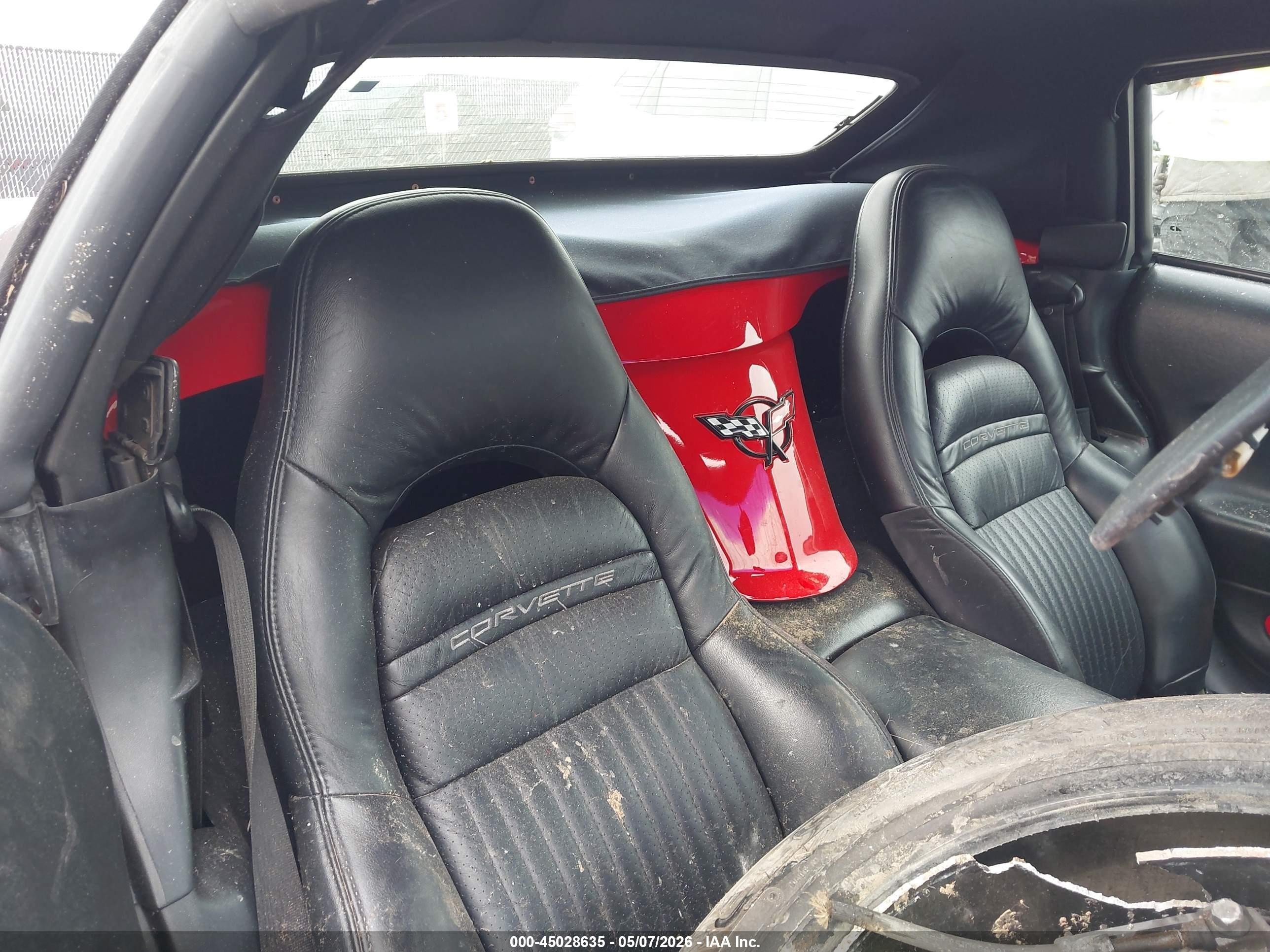 2002 Chevrolet Corvette   Red vin: 1G1YY32G125113705