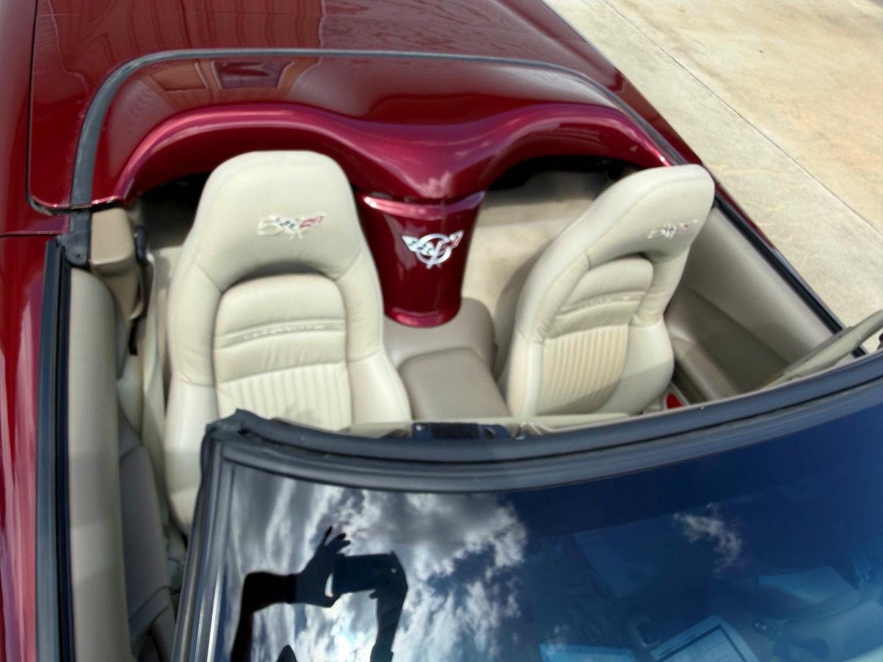2003 Chevrolet Corvette Maroon vin: 1G1YY32G135128139