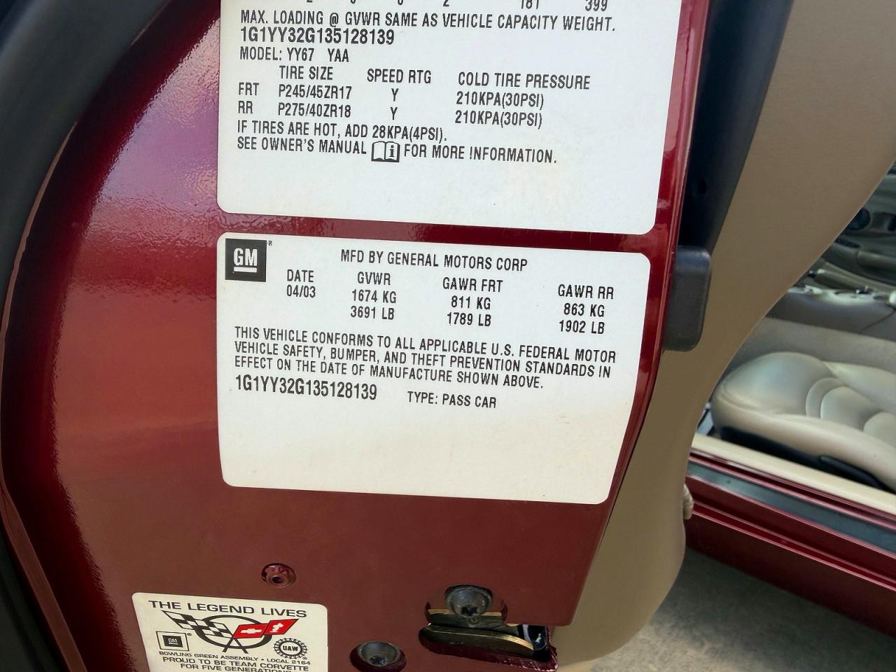 2003 Chevrolet Corvette Maroon vin: 1G1YY32G135128139
