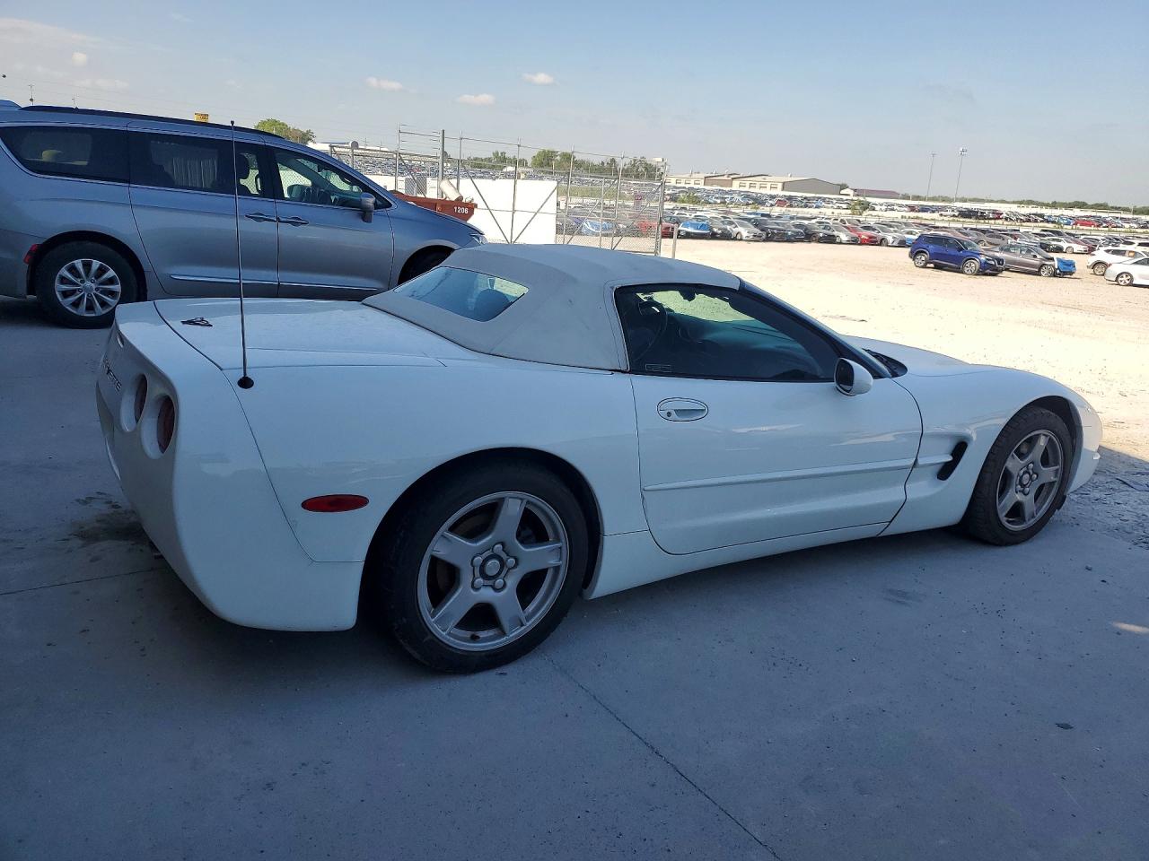 1998 Chevrolet Corvette White vin: 1G1YY32G1W5107165