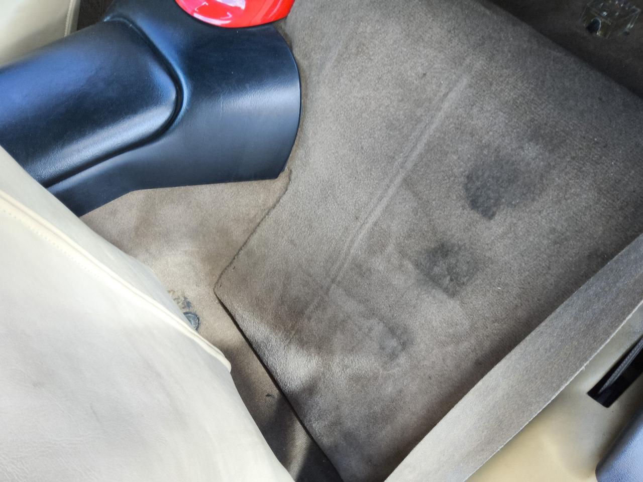 1999 Chevrolet Corvette Red vin: 1G1YY32G1X5100220 Damage: Left Rear Carpet, Worn, Replacement Required