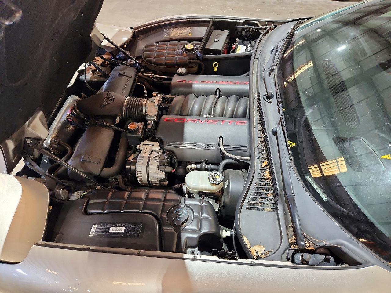 2000 Chevrolet Corvette Gold vin: 1G1YY32G1Y5110229
