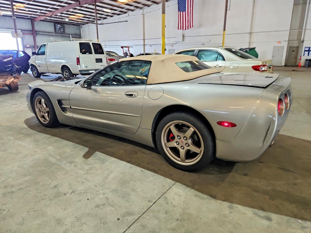 2000 Chevrolet Corvette Gold vin: 1G1YY32G1Y5110229