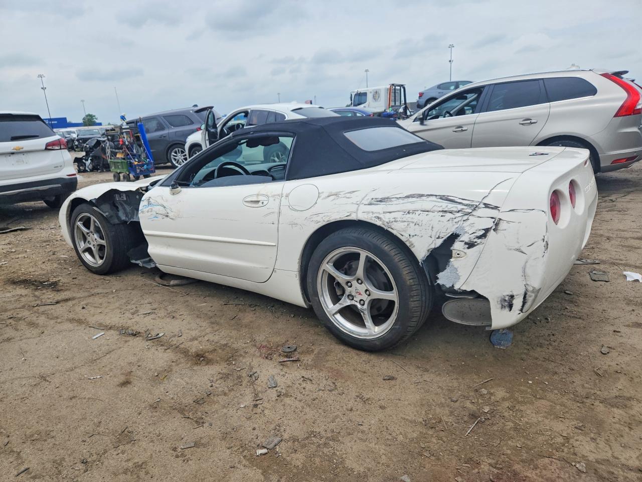 2001 Chevrolet Corvette Белый vin: 1G1YY32G415105404