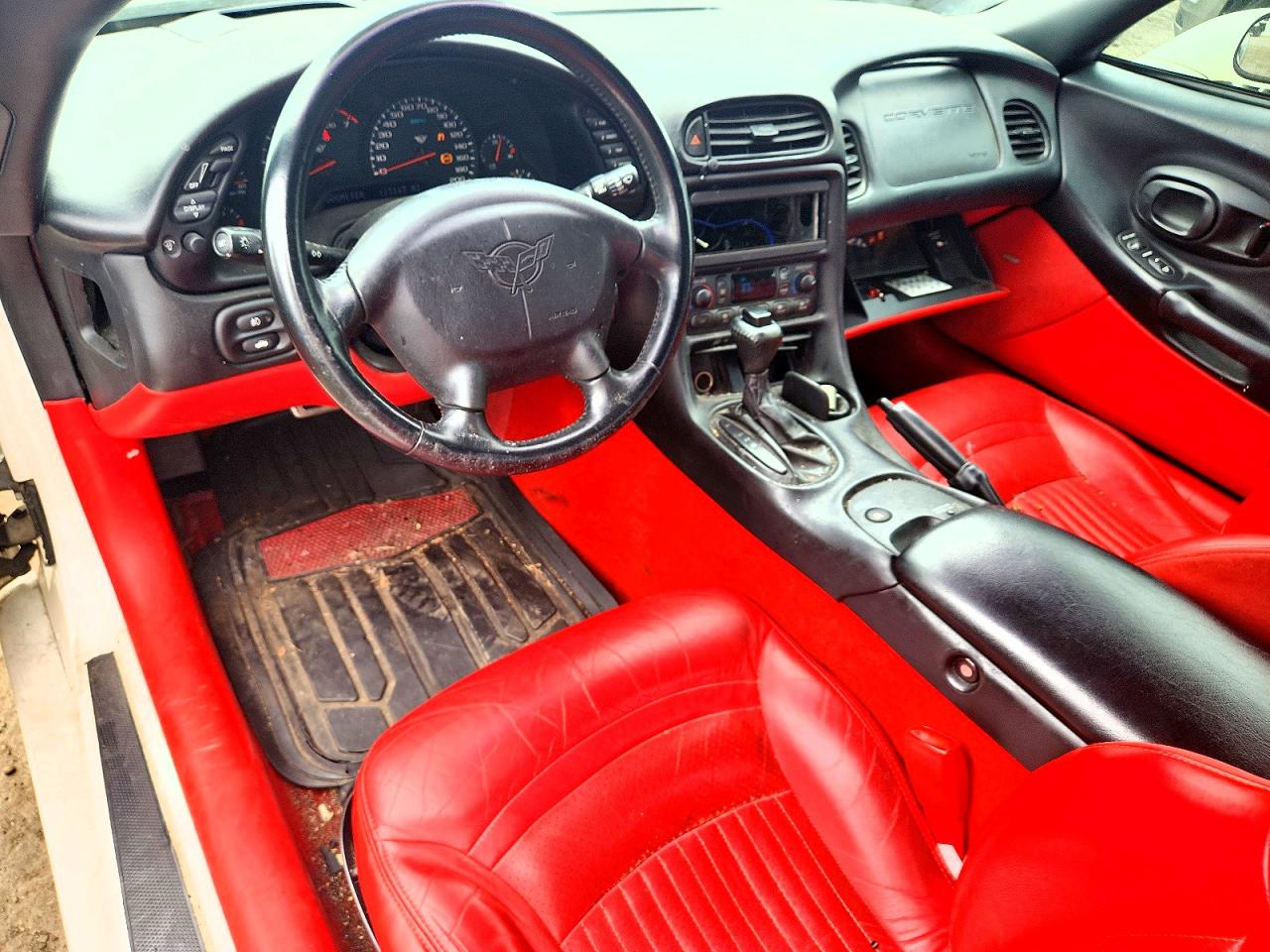 2001 Chevrolet Corvette Белый vin: 1G1YY32G415105404