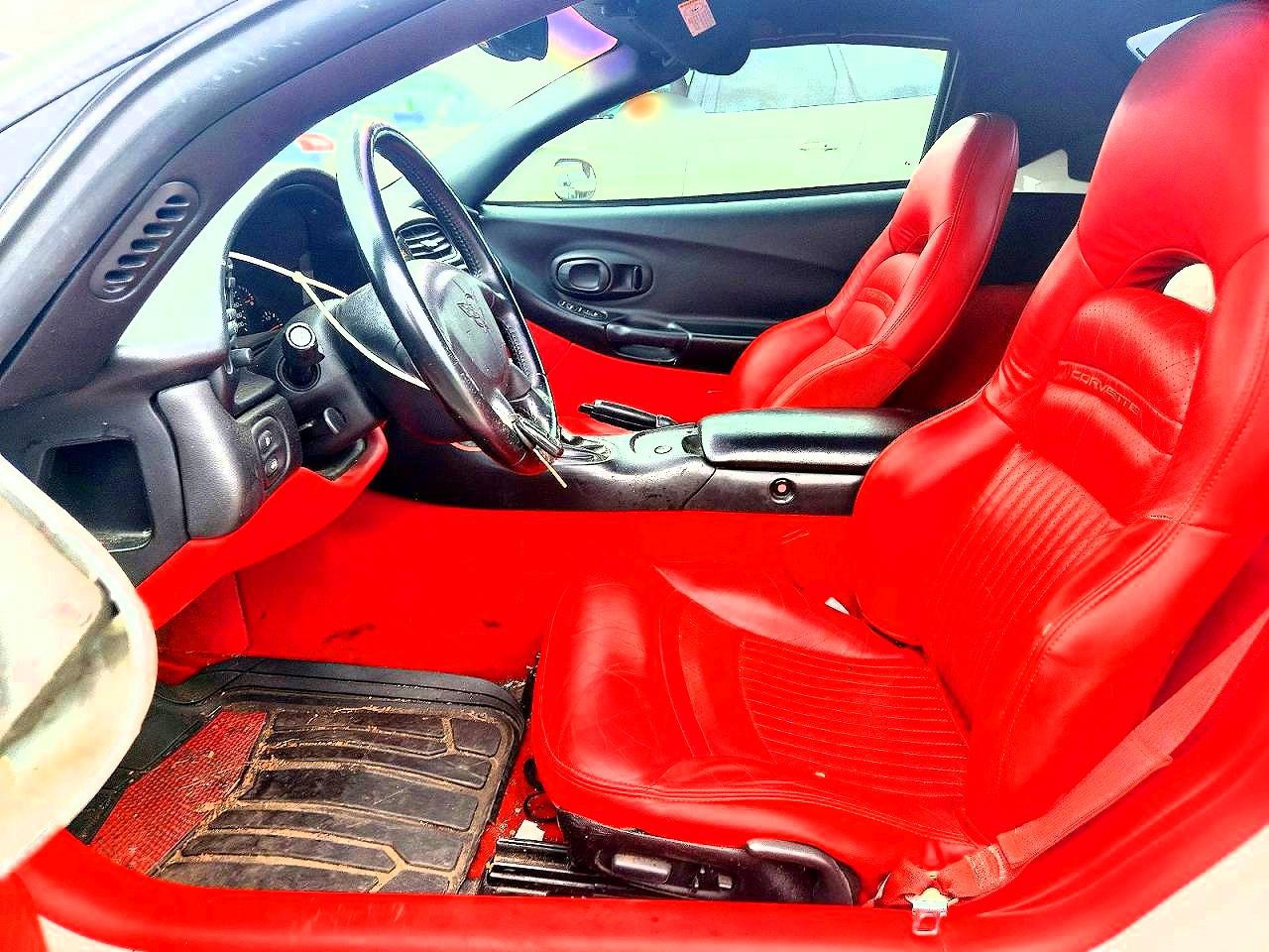 2001 Chevrolet Corvette Белый vin: 1G1YY32G415105404