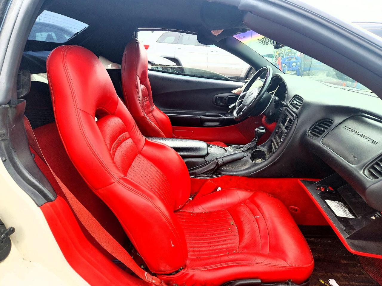 2001 Chevrolet Corvette Белый vin: 1G1YY32G415105404