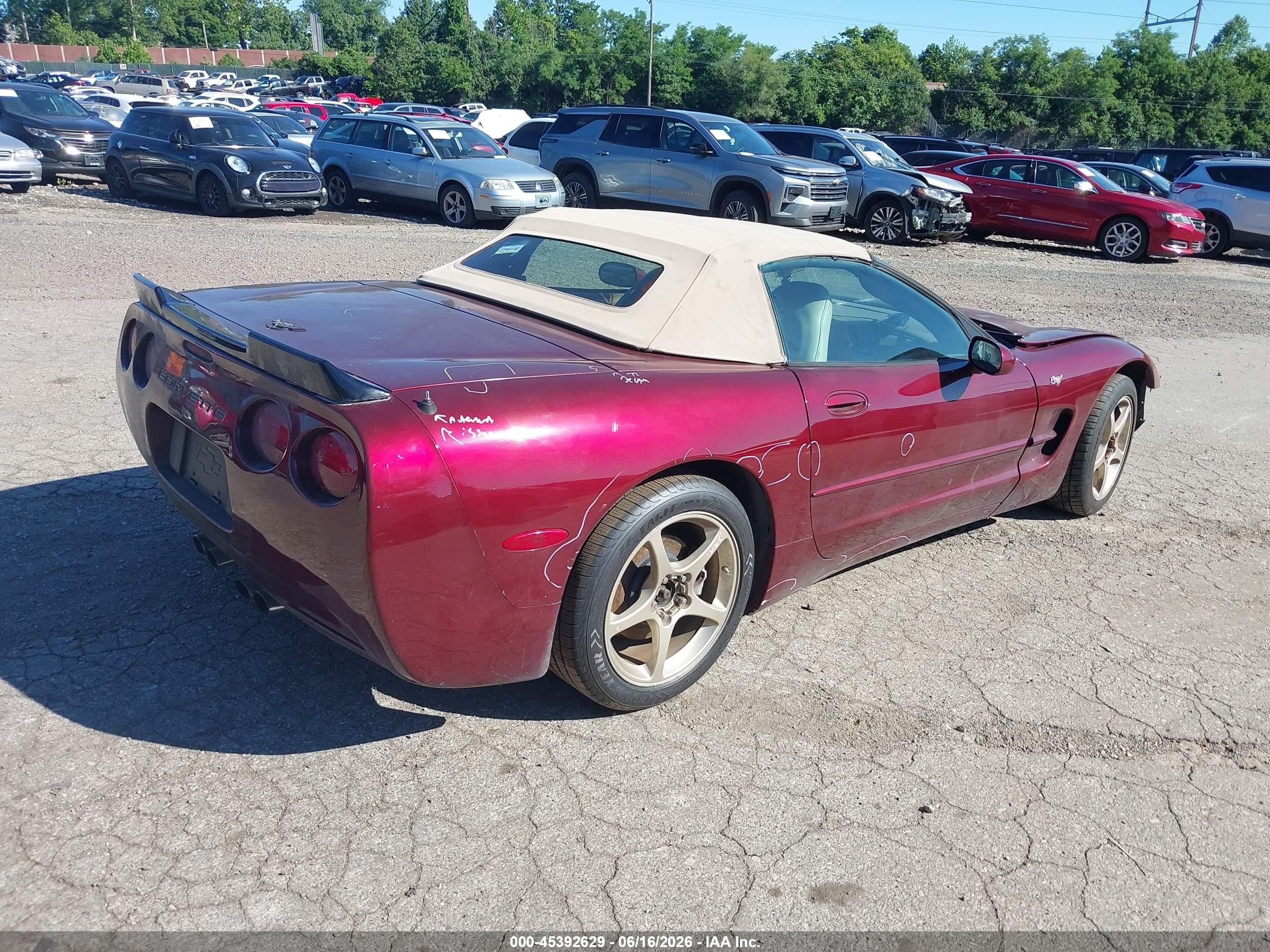 2003 Chevrolet Corvette   Maroon vin: 1G1YY32G435103283