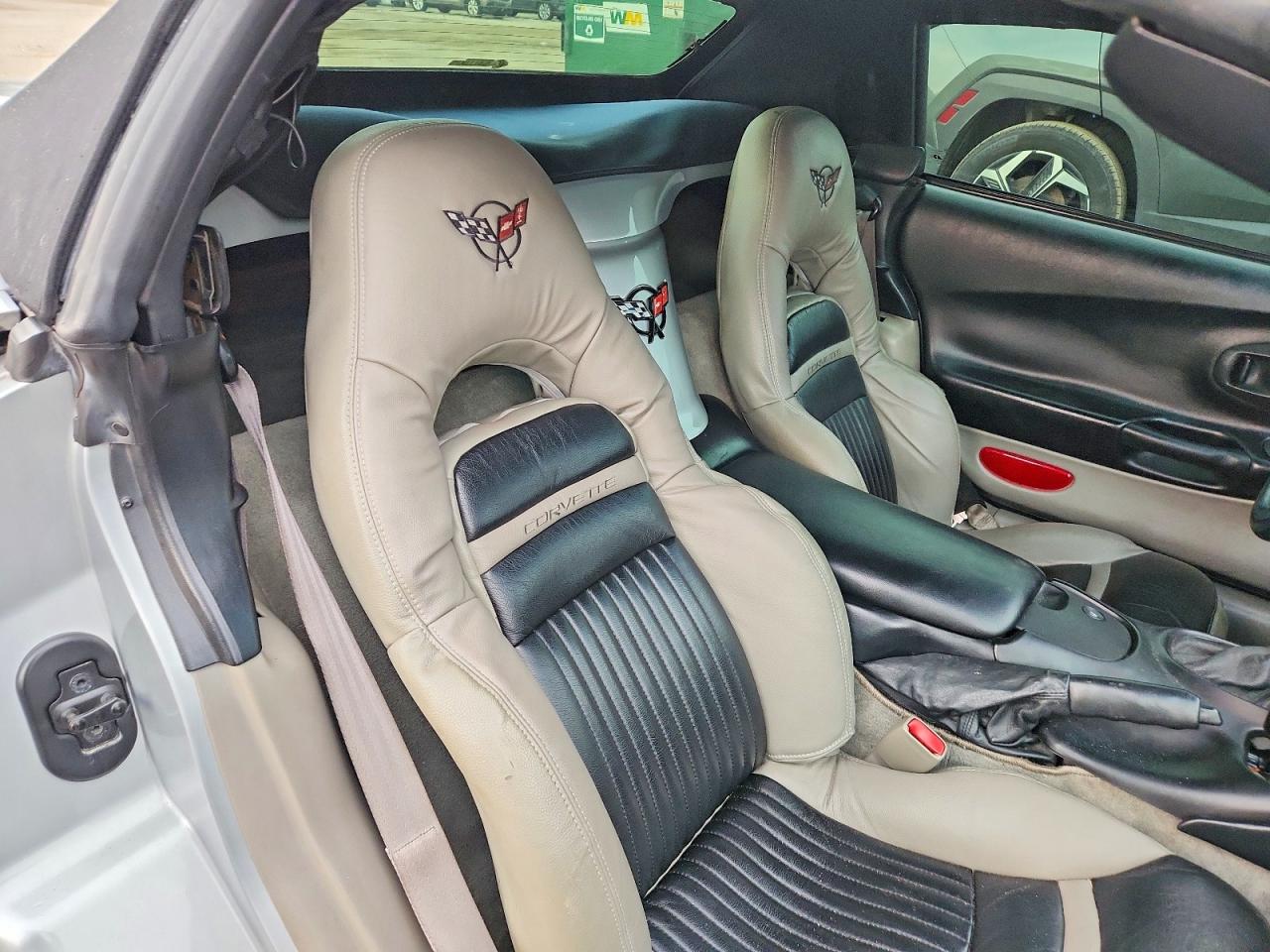 1998 Chevrolet Corvette Silver vin: 1G1YY32G4W5128284