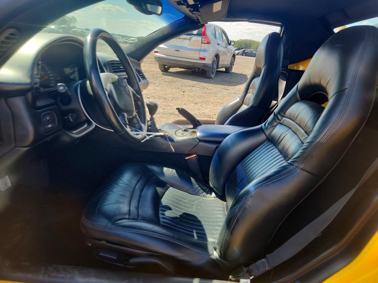 2001 Chevrolet Corvette Yellow vin: 1G1YY32G615106165