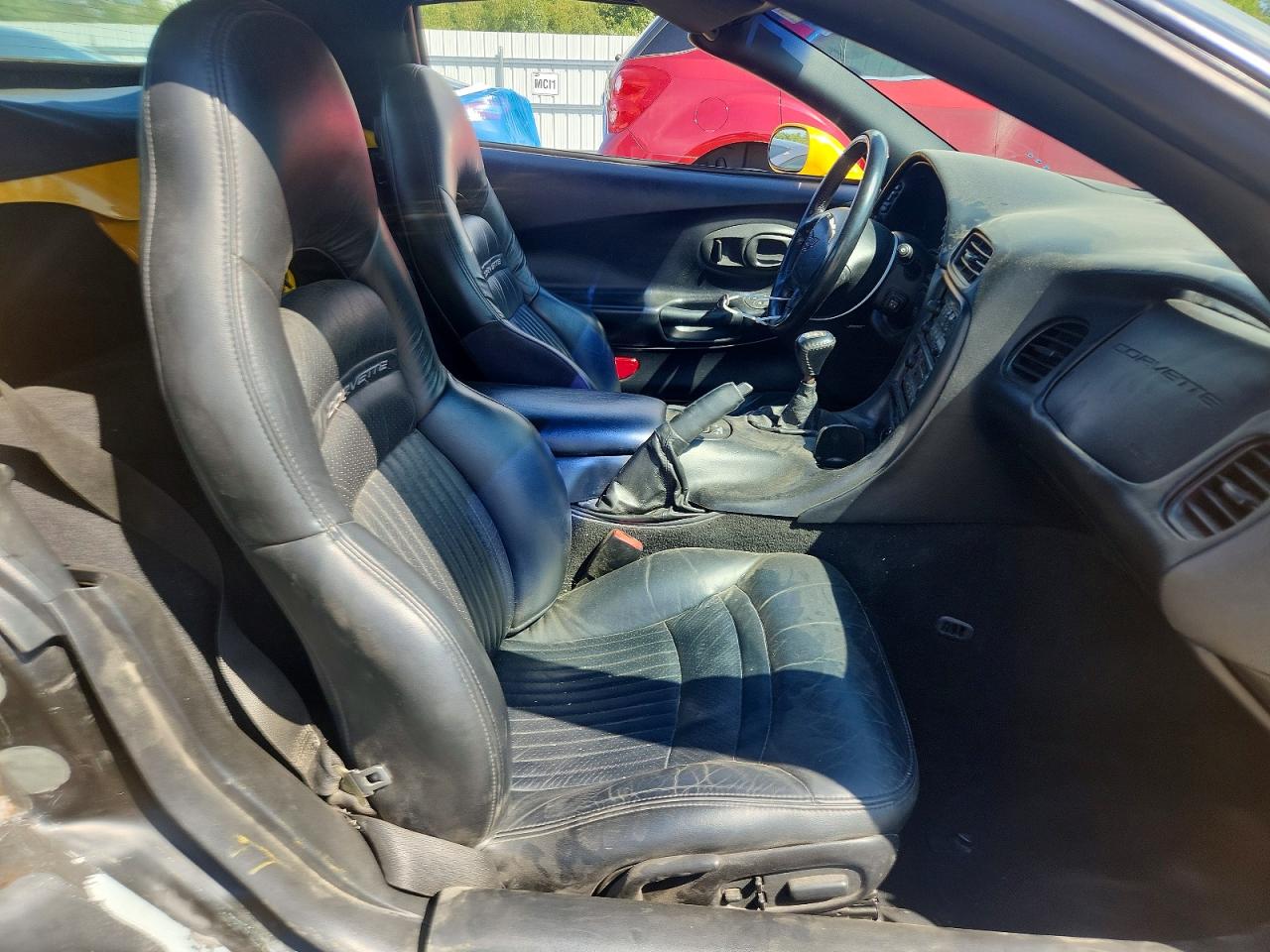 2001 Chevrolet Corvette Yellow vin: 1G1YY32G615106165