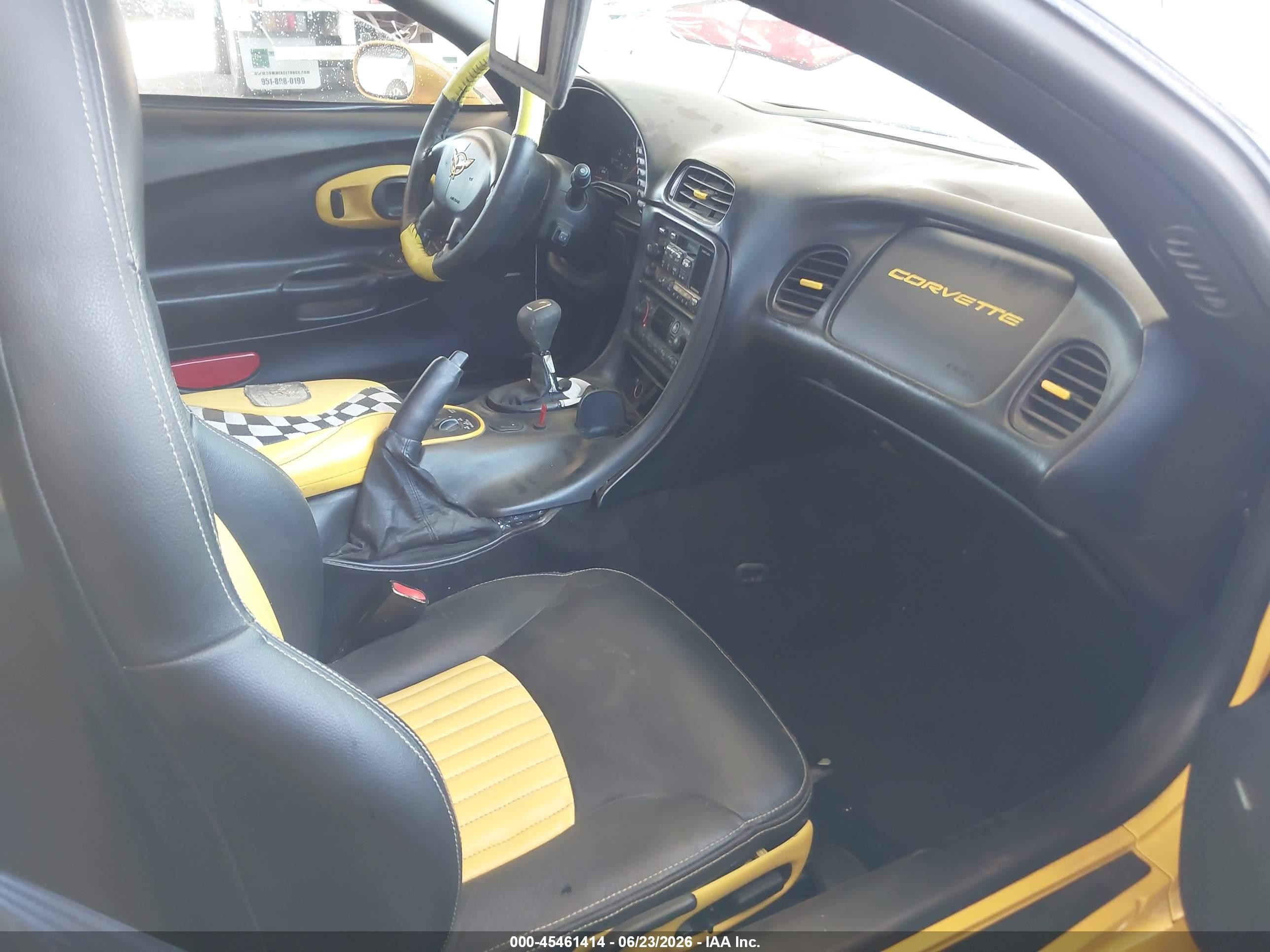 2000 Chevrolet Corvette Yellow vin: 1G1YY32G6Y5119525