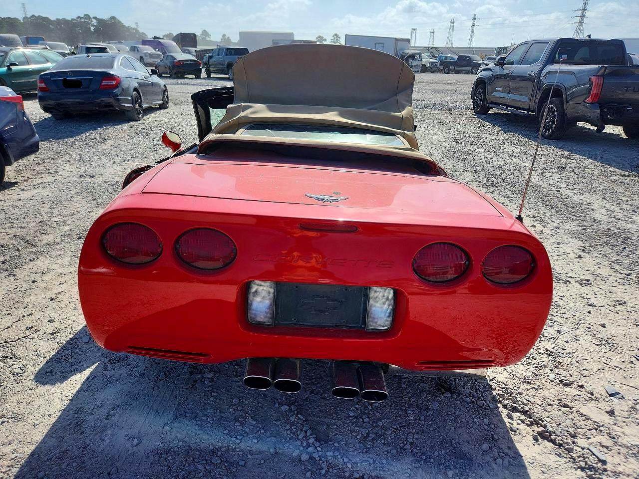 2003 Chevrolet Corvette Red vin: 1G1YY32G735108008