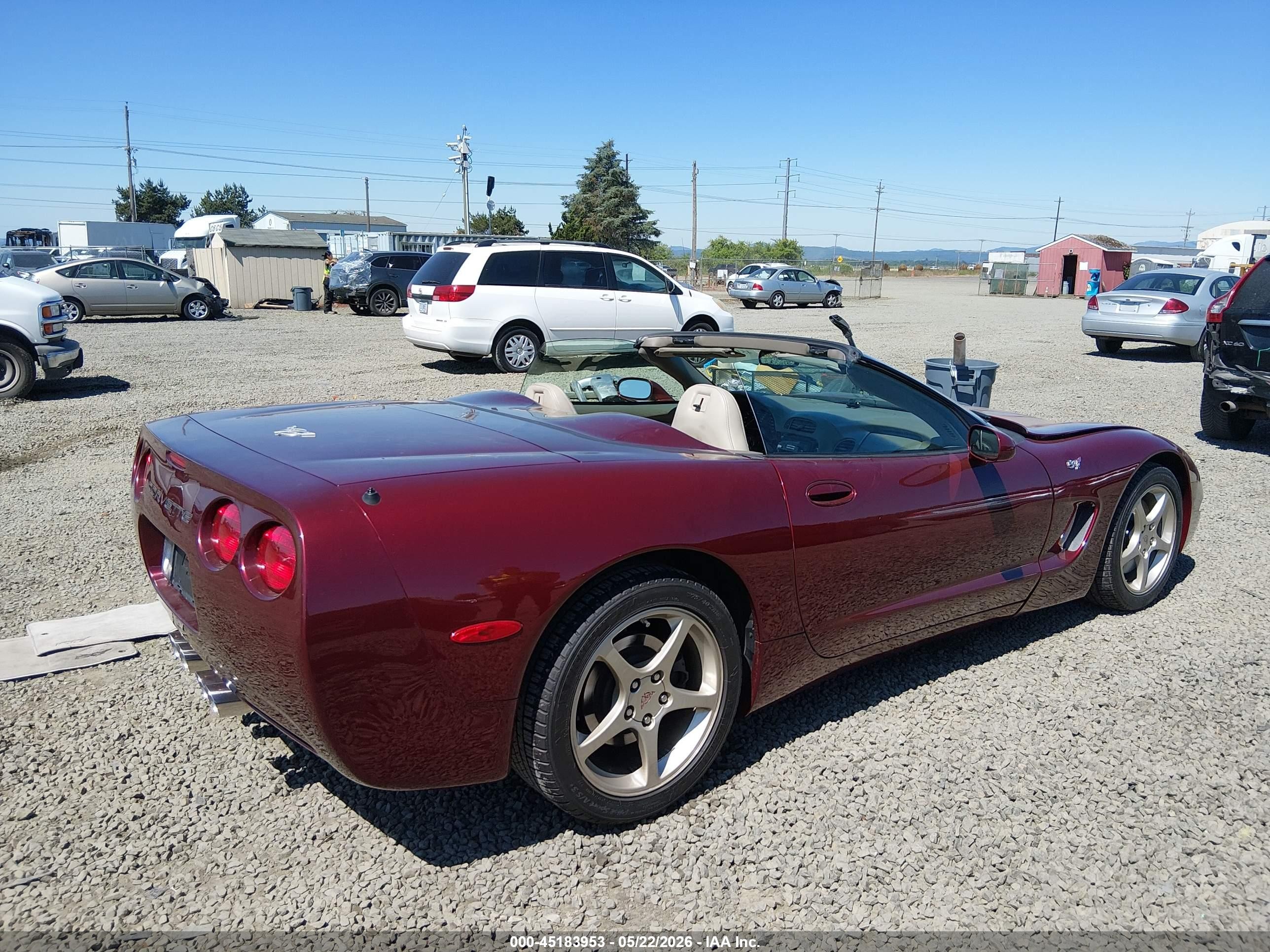 2003 Chevrolet Corvette   Red vin: 1G1YY32G835103769