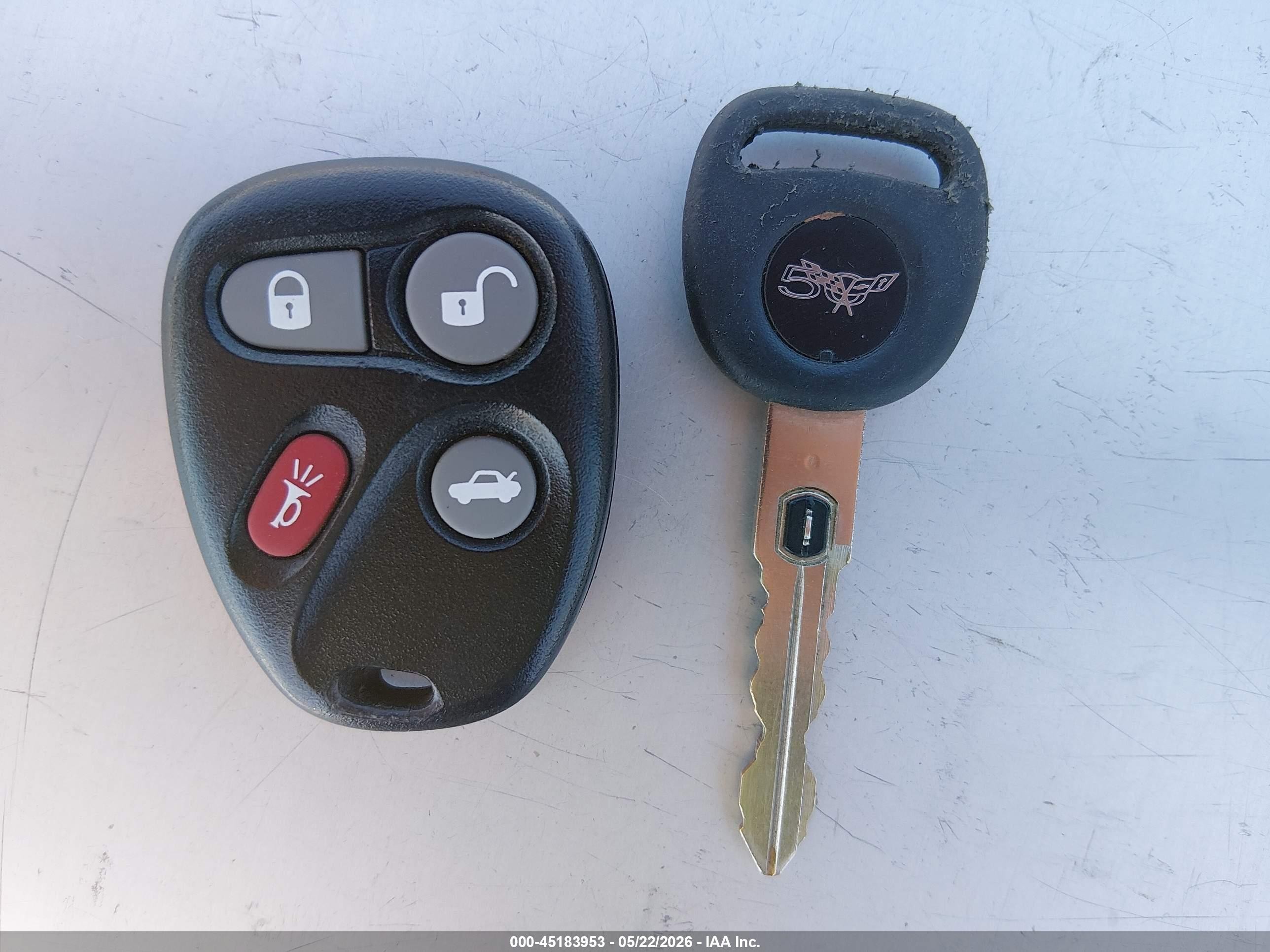 2003 Chevrolet Corvette   Red vin: 1G1YY32G835103769