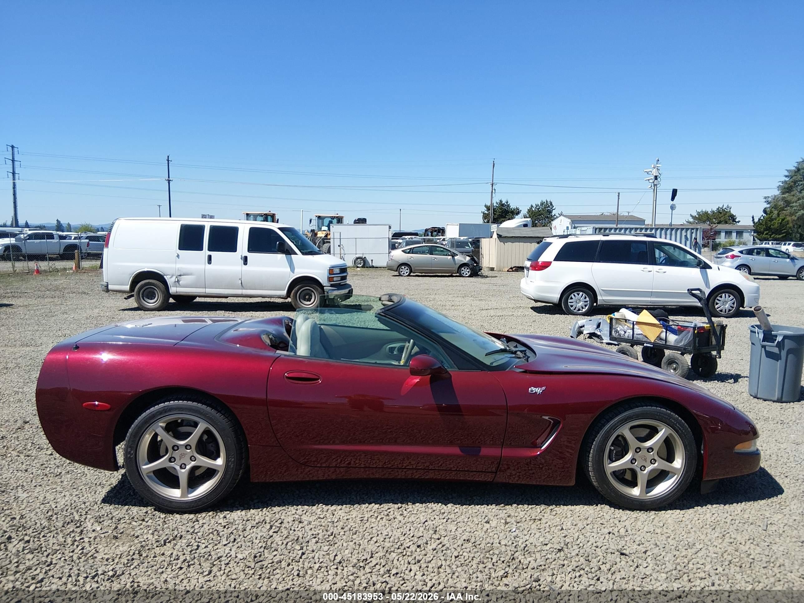 2003 Chevrolet Corvette   Red vin: 1G1YY32G835103769