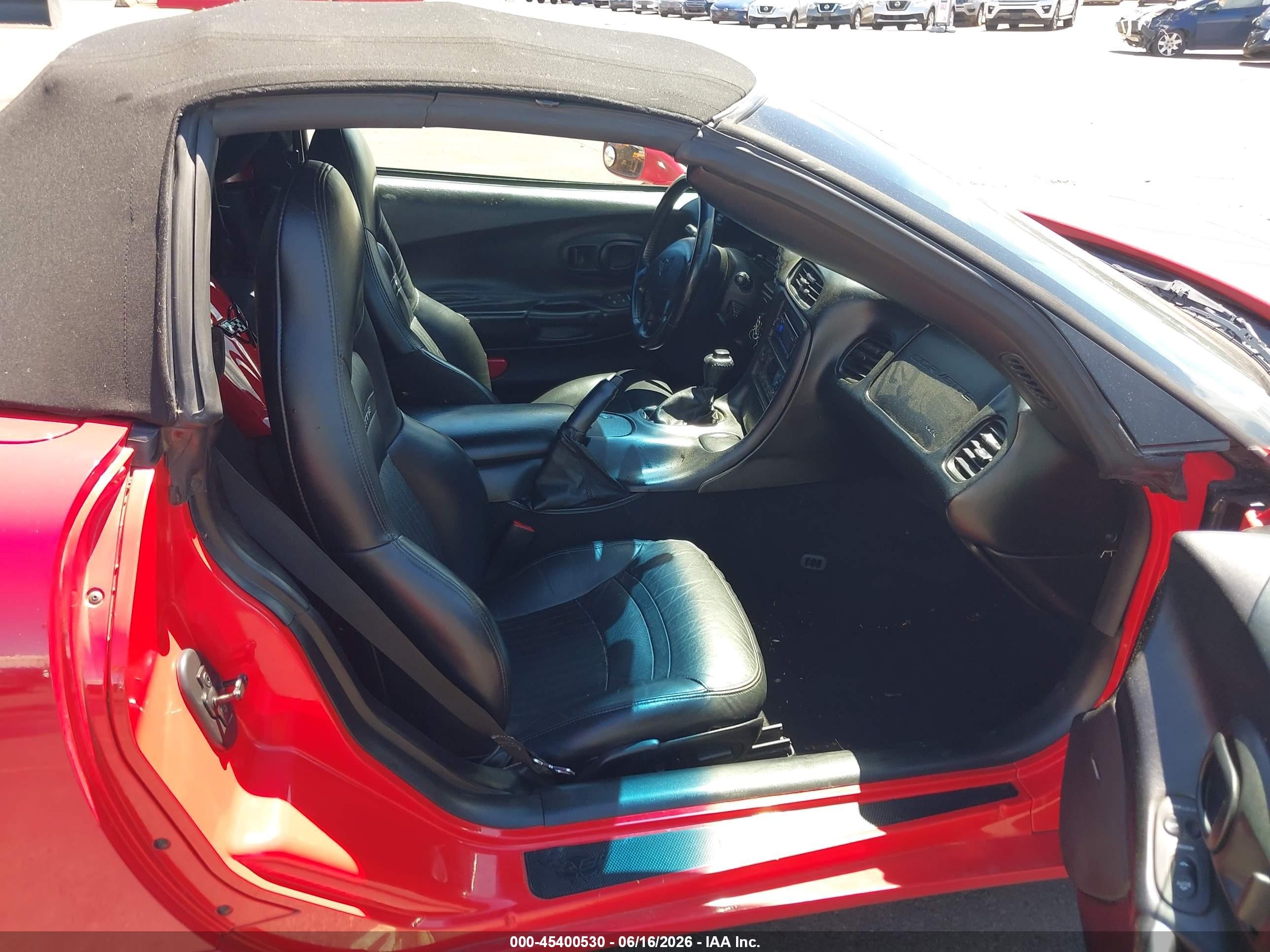 2004 Chevrolet Corvette   Red vin: 1G1YY32G845103305